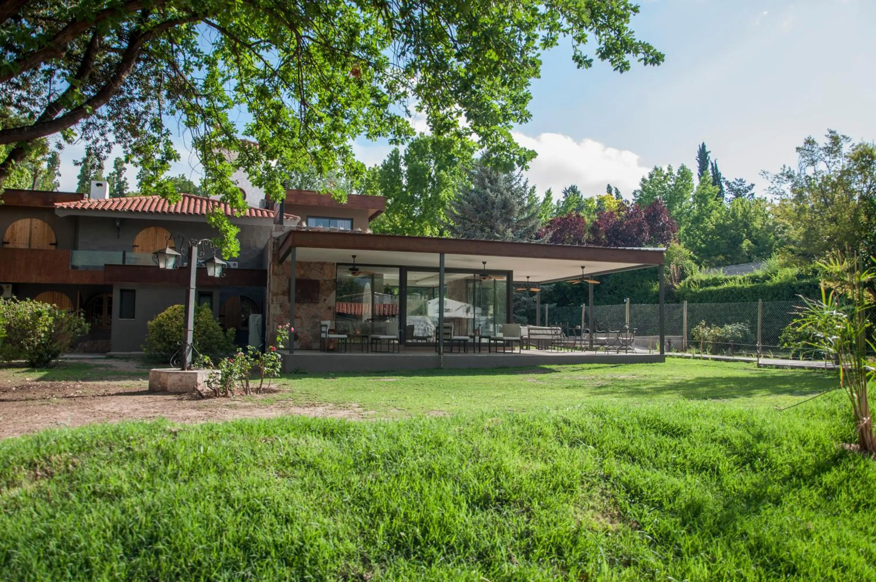 Property building in Terra Campo Posada