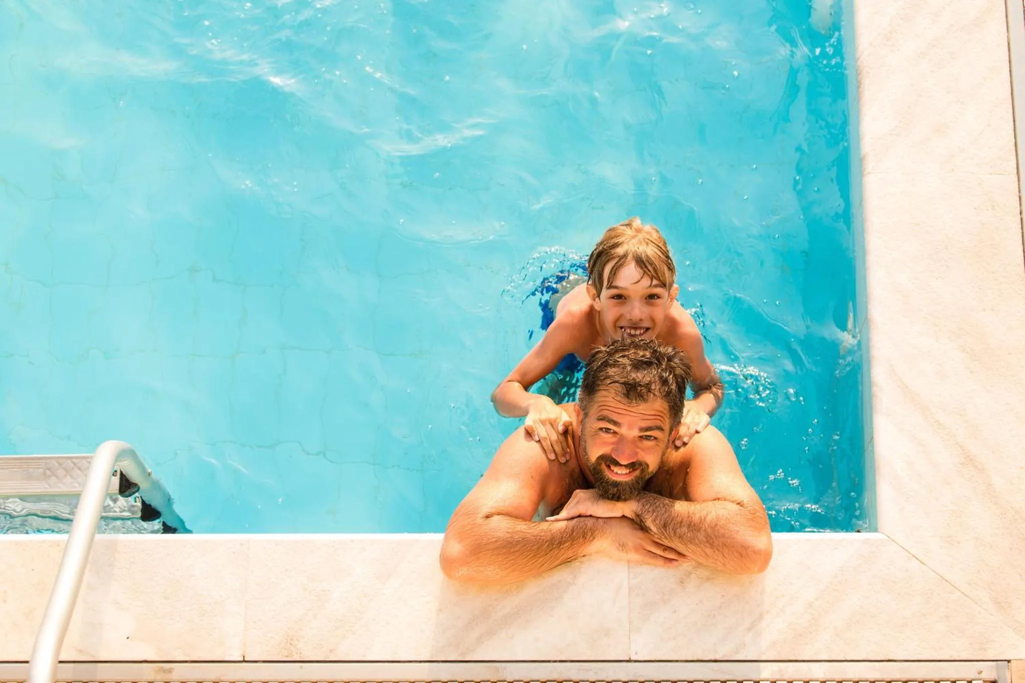 Swimming pool in Franklin Inn & Suites