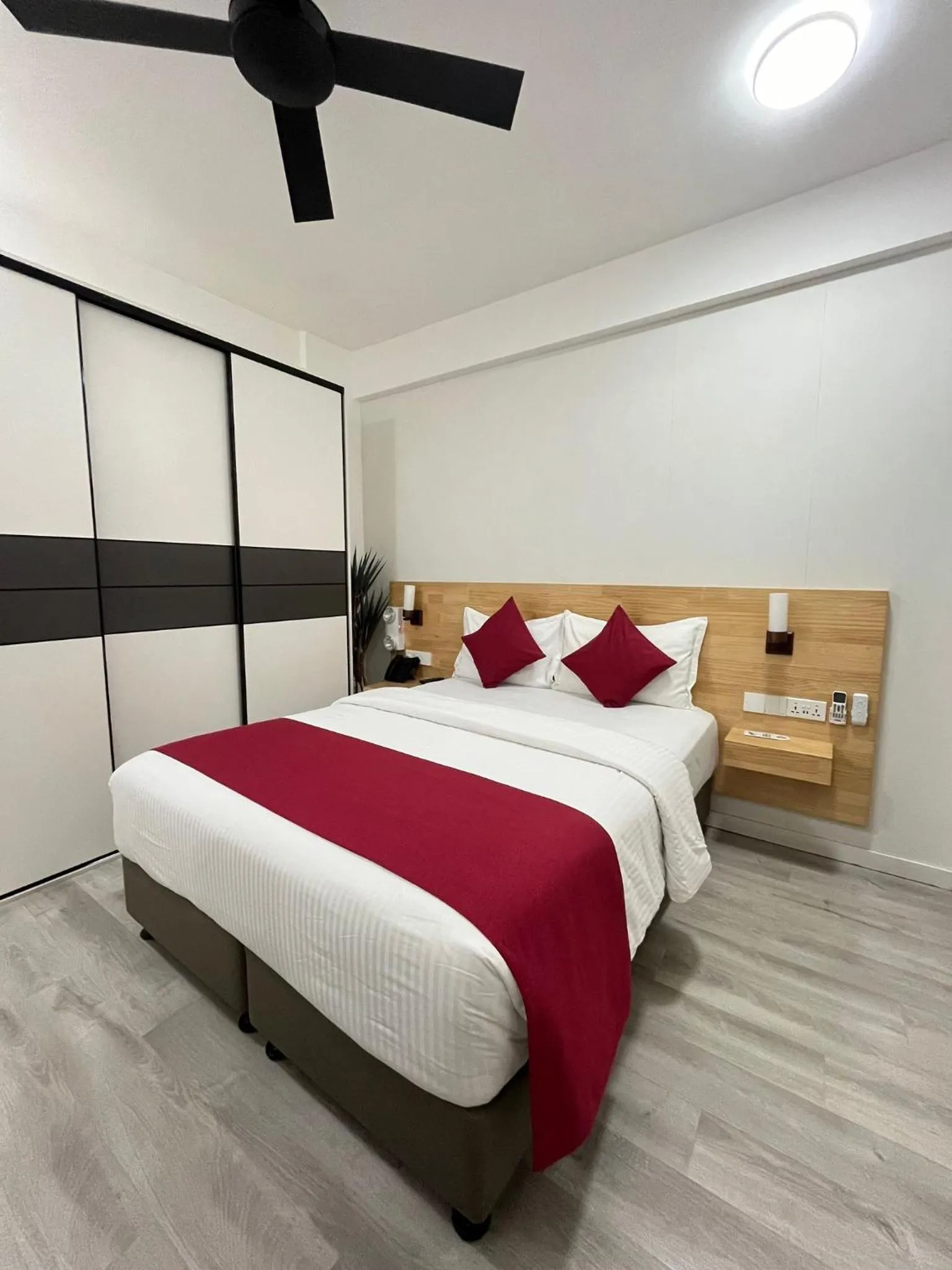 Bed in Tourist Inn Grand