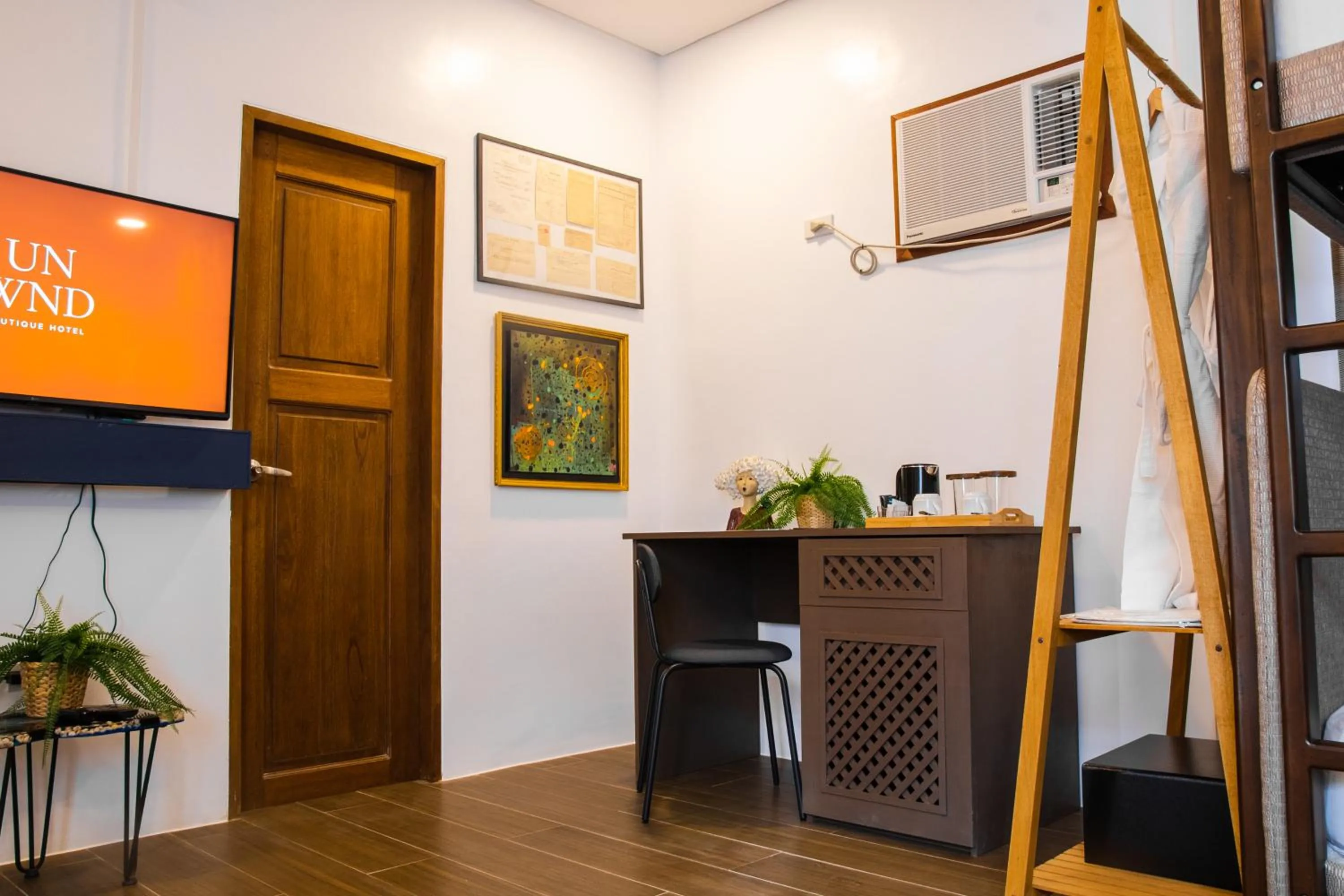 Coffee/tea facilities in UNWND Boutique Hotel Calatagan