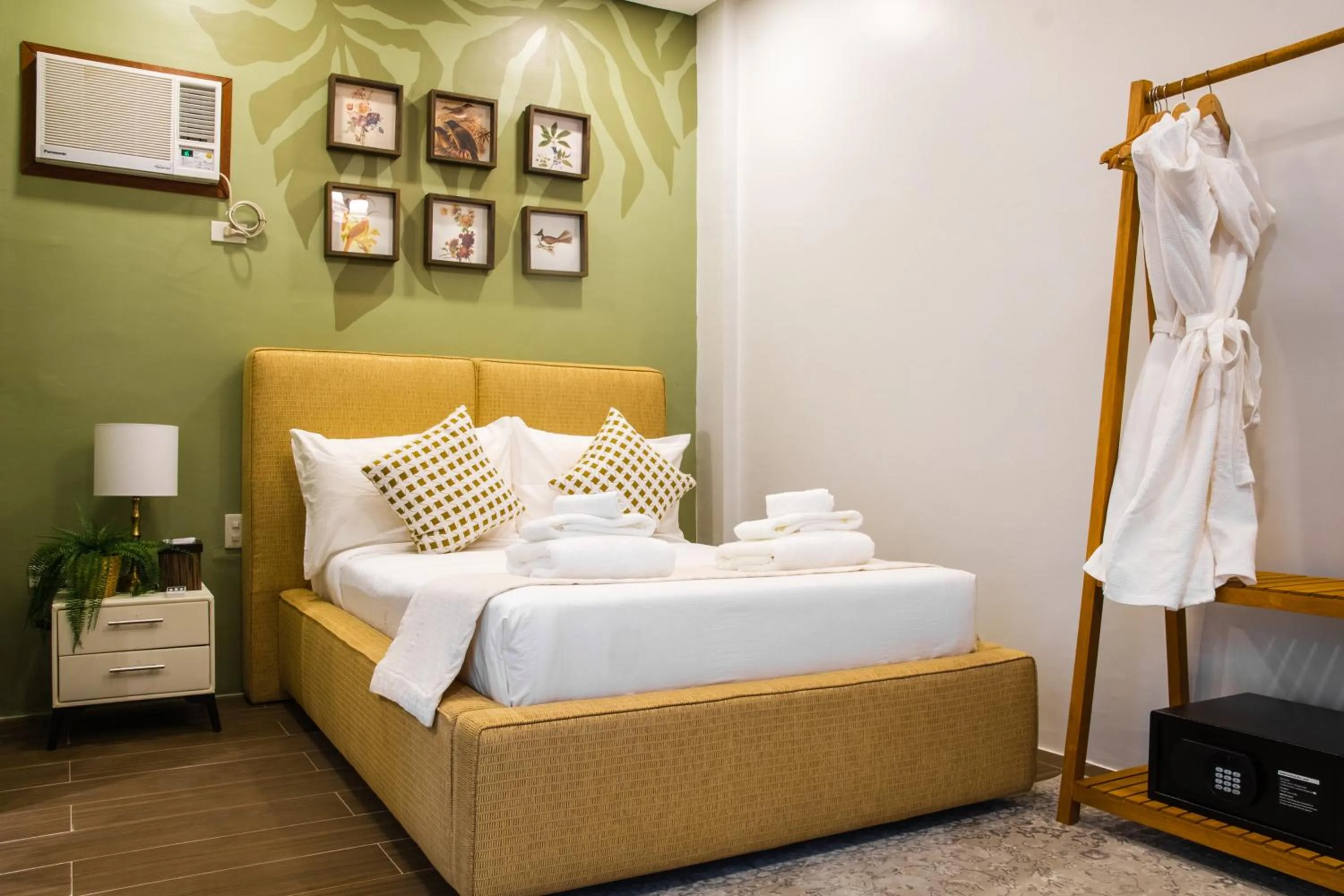 Bed in UNWND Boutique Hotel Calatagan