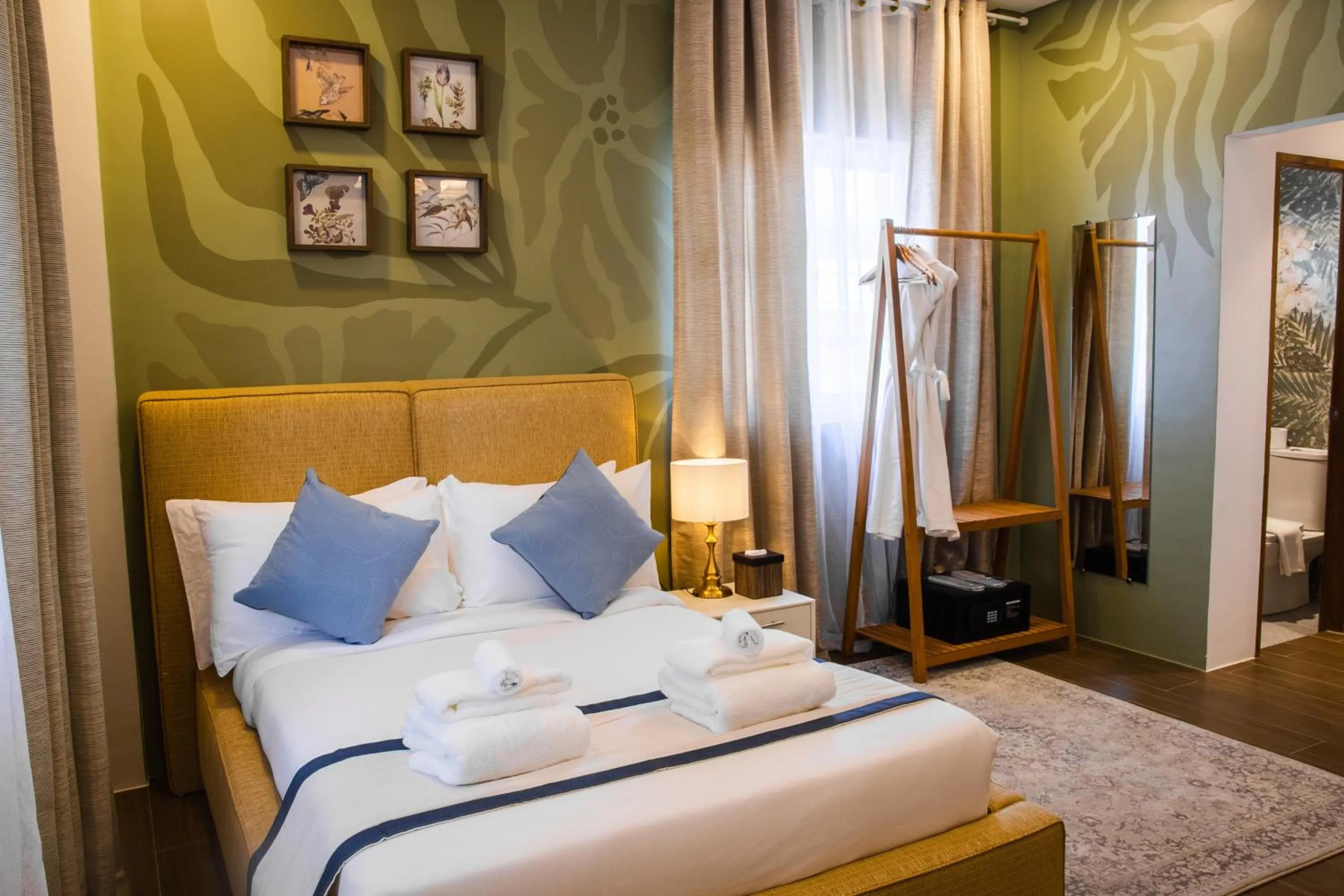 Bed in UNWND Boutique Hotel Calatagan