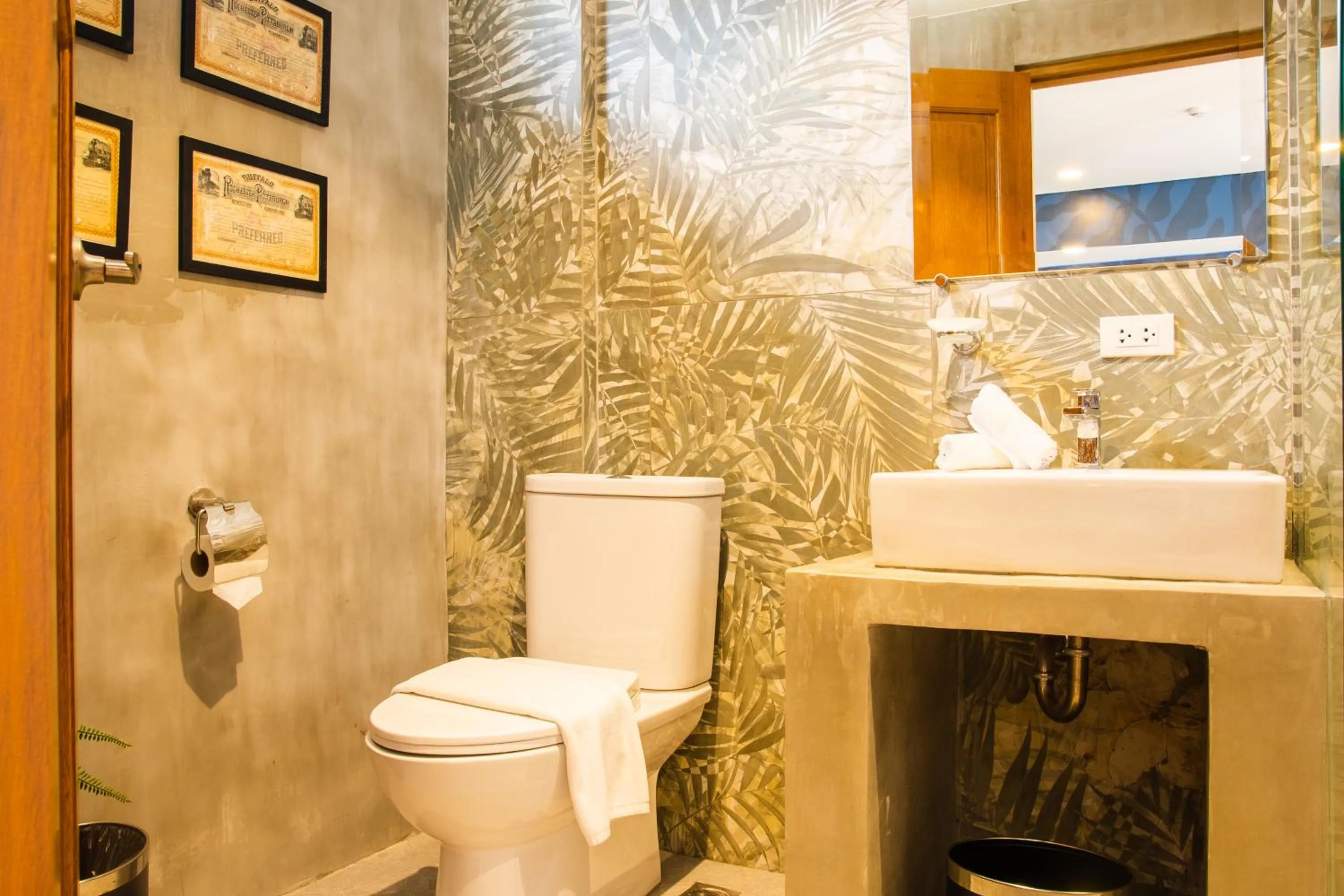 Toilet in UNWND Boutique Hotel Calatagan