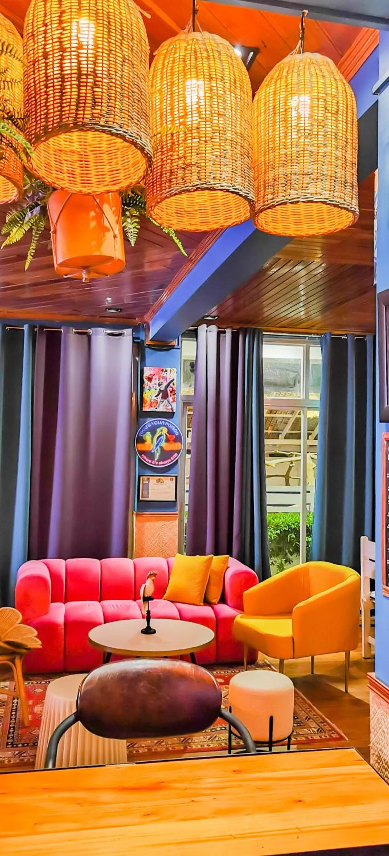 Restaurant/places to eat in UNWND Boutique Hotel Calatagan