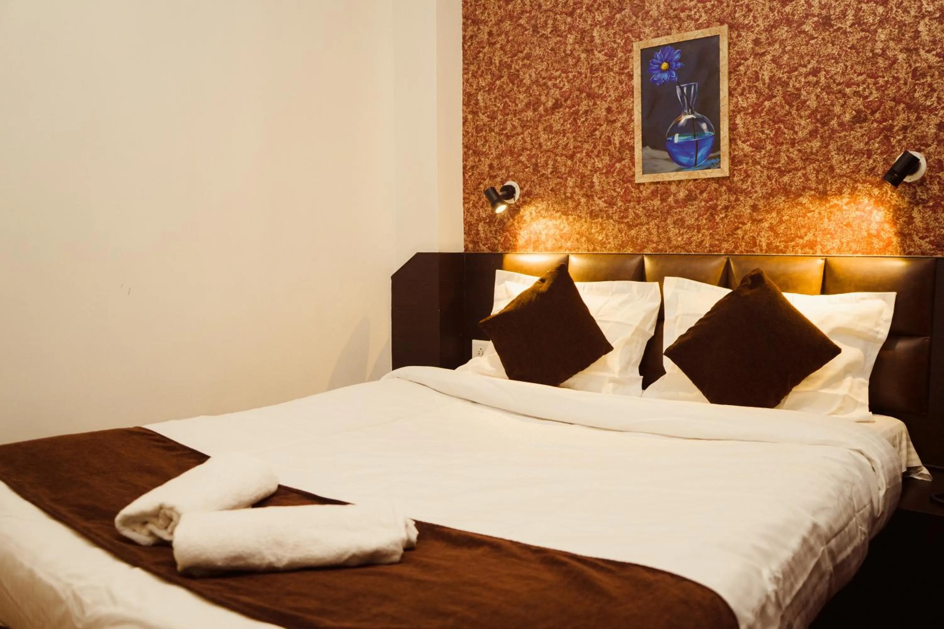 Bed in Hotel Siddhi Vinayak Regency, Mg Marg