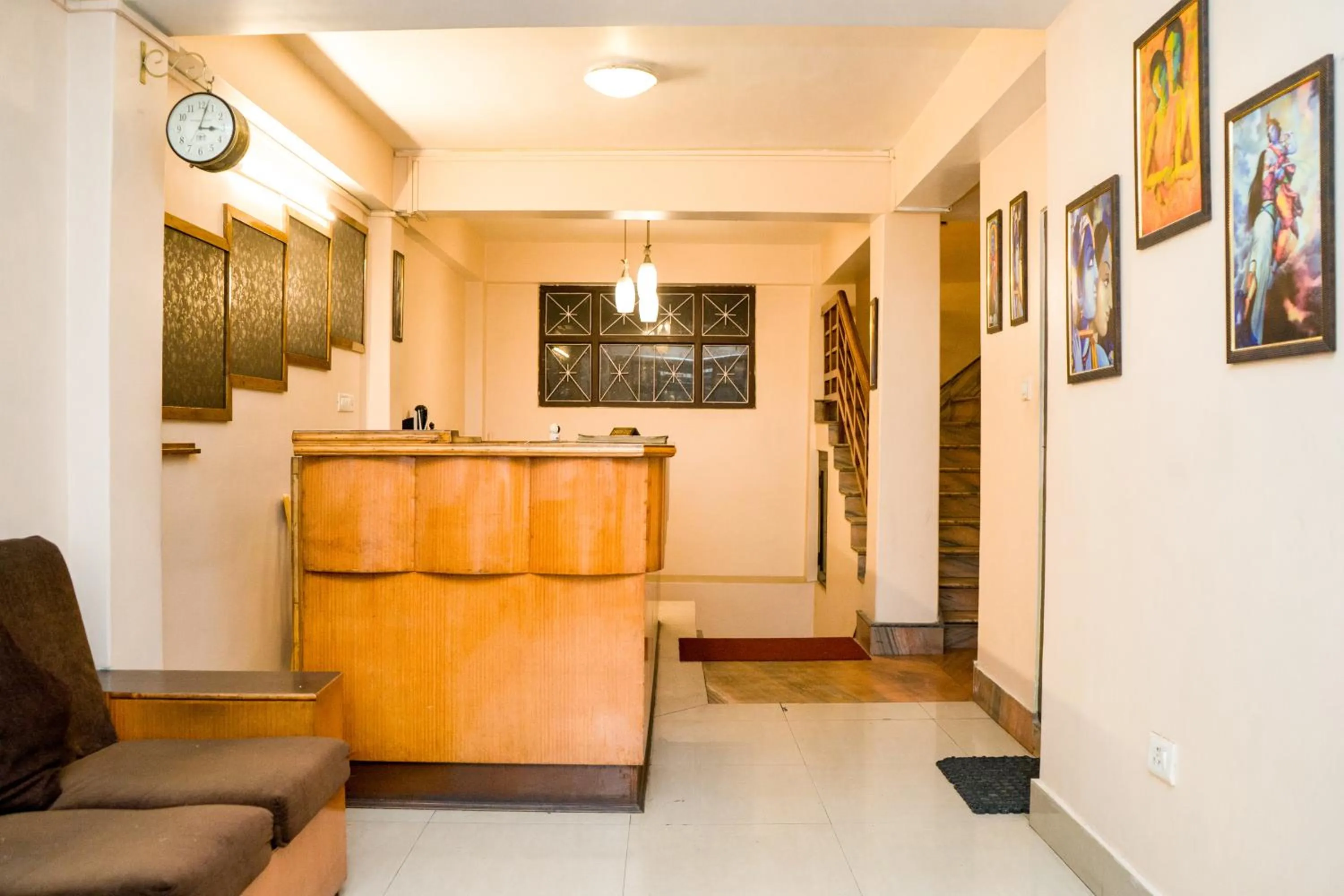 Hotel Siddhi Vinayak Regency, Mg Marg