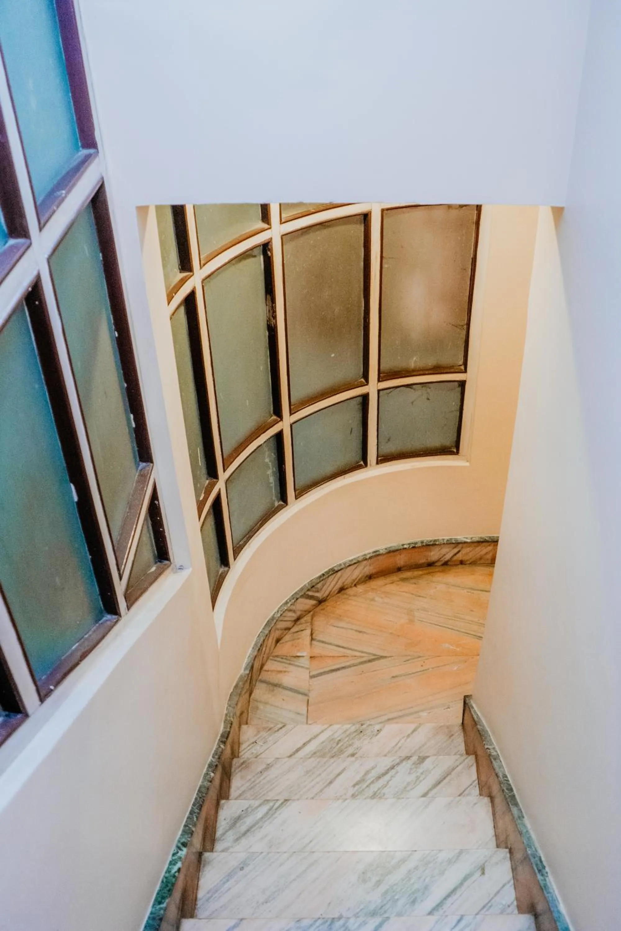 Hotel Siddhi Vinayak Regency, Mg Marg