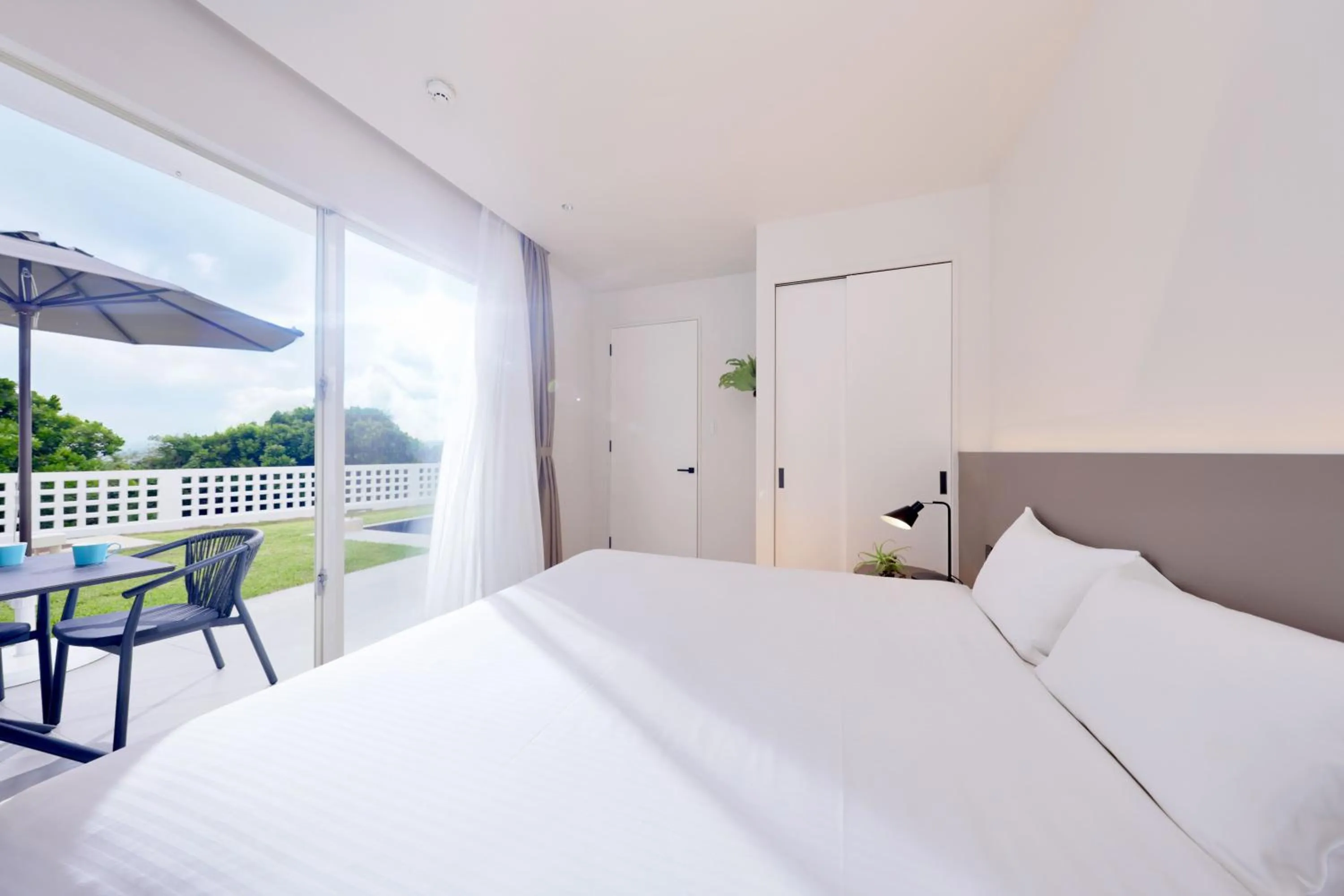 Bedroom, Bed in Crystal Villa Bayside