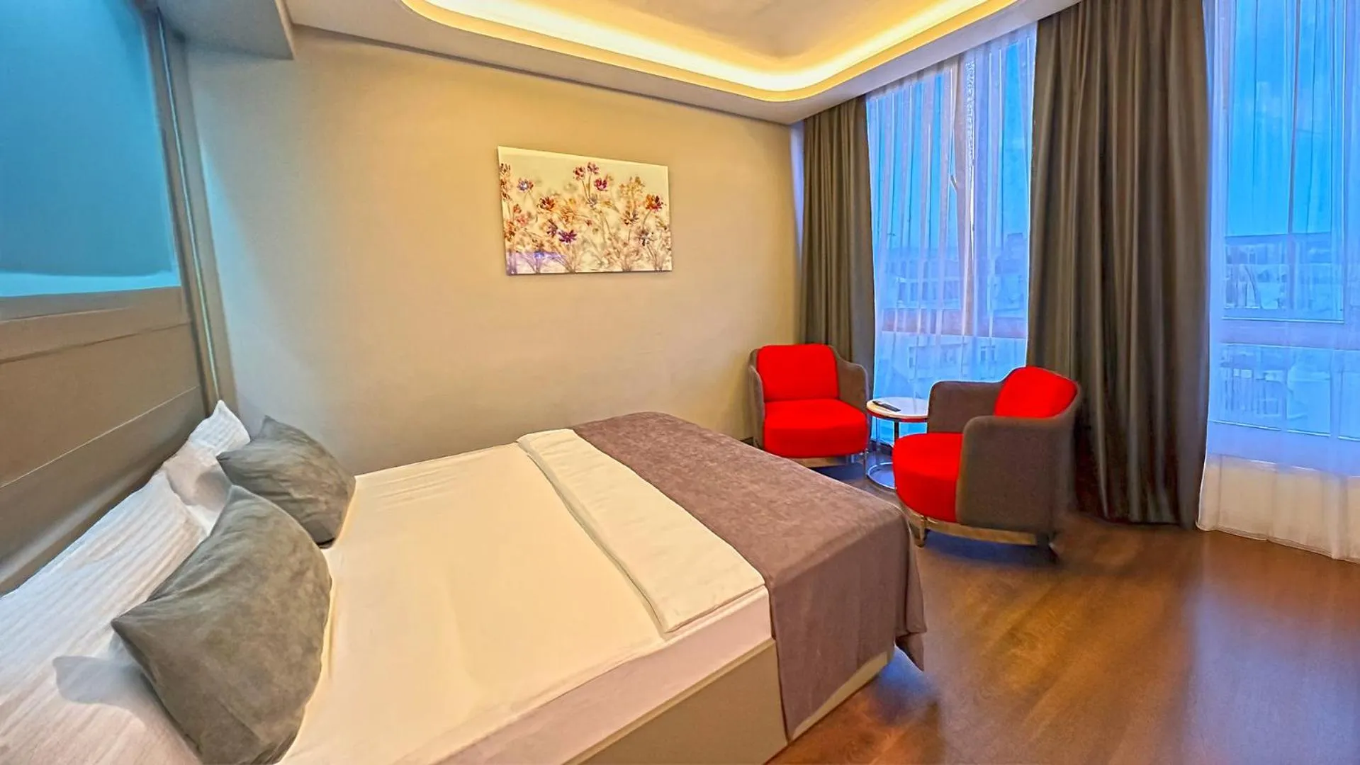 Standard Double Room in 216 Eagle Palace Suite