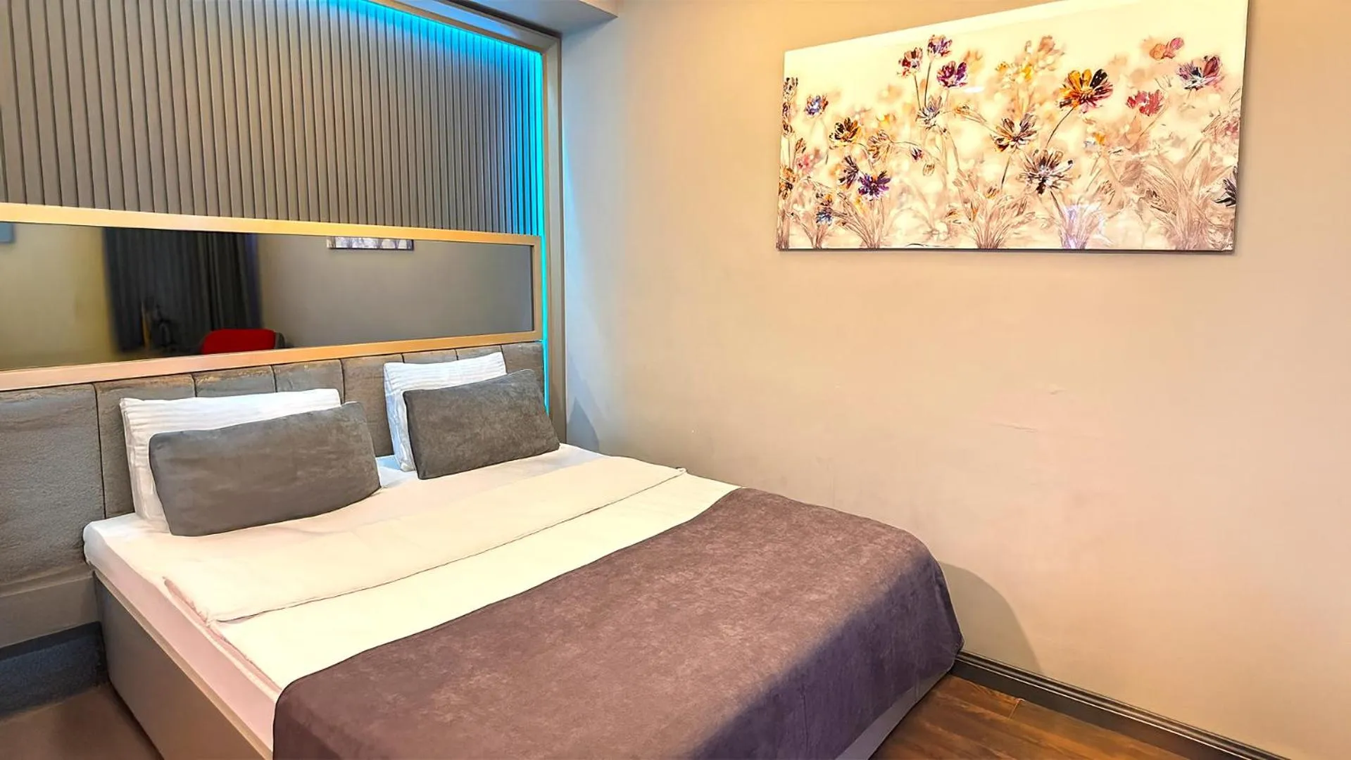 Bed in 216 Eagle Palace Suite