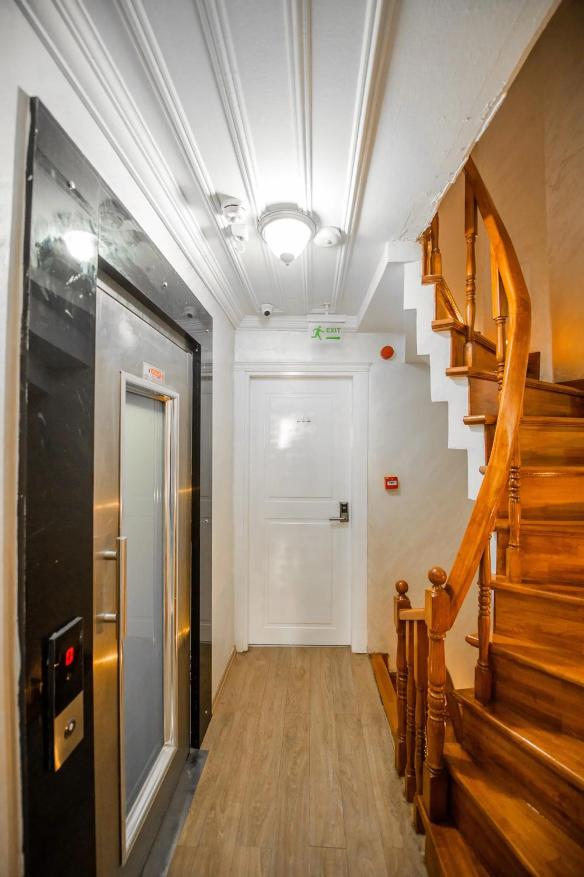 elevator in Linfer Hotel Taksim