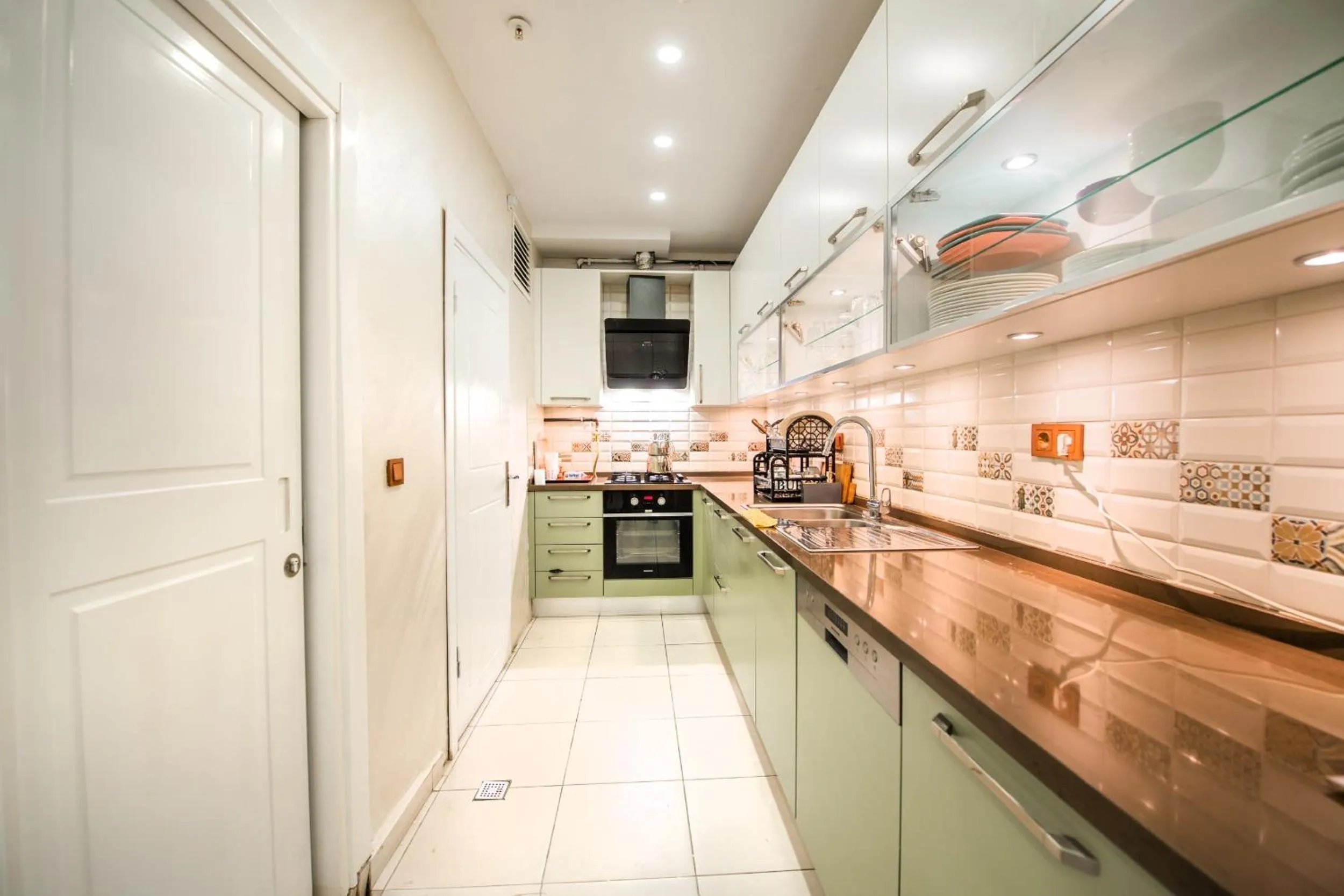Kitchen or kitchenette in Linfer Hotel Taksim