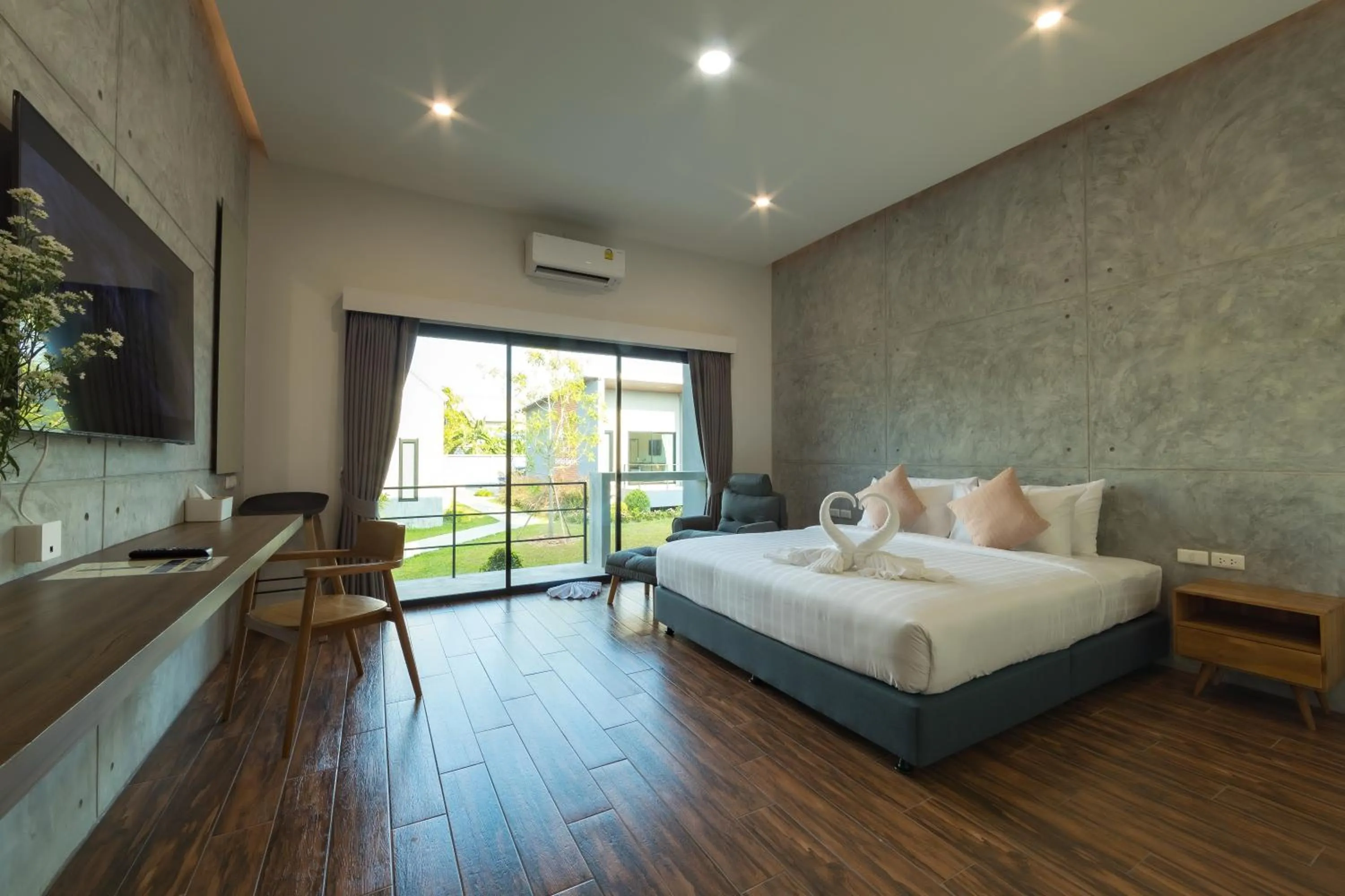 Bed in Destino Hotel Surin