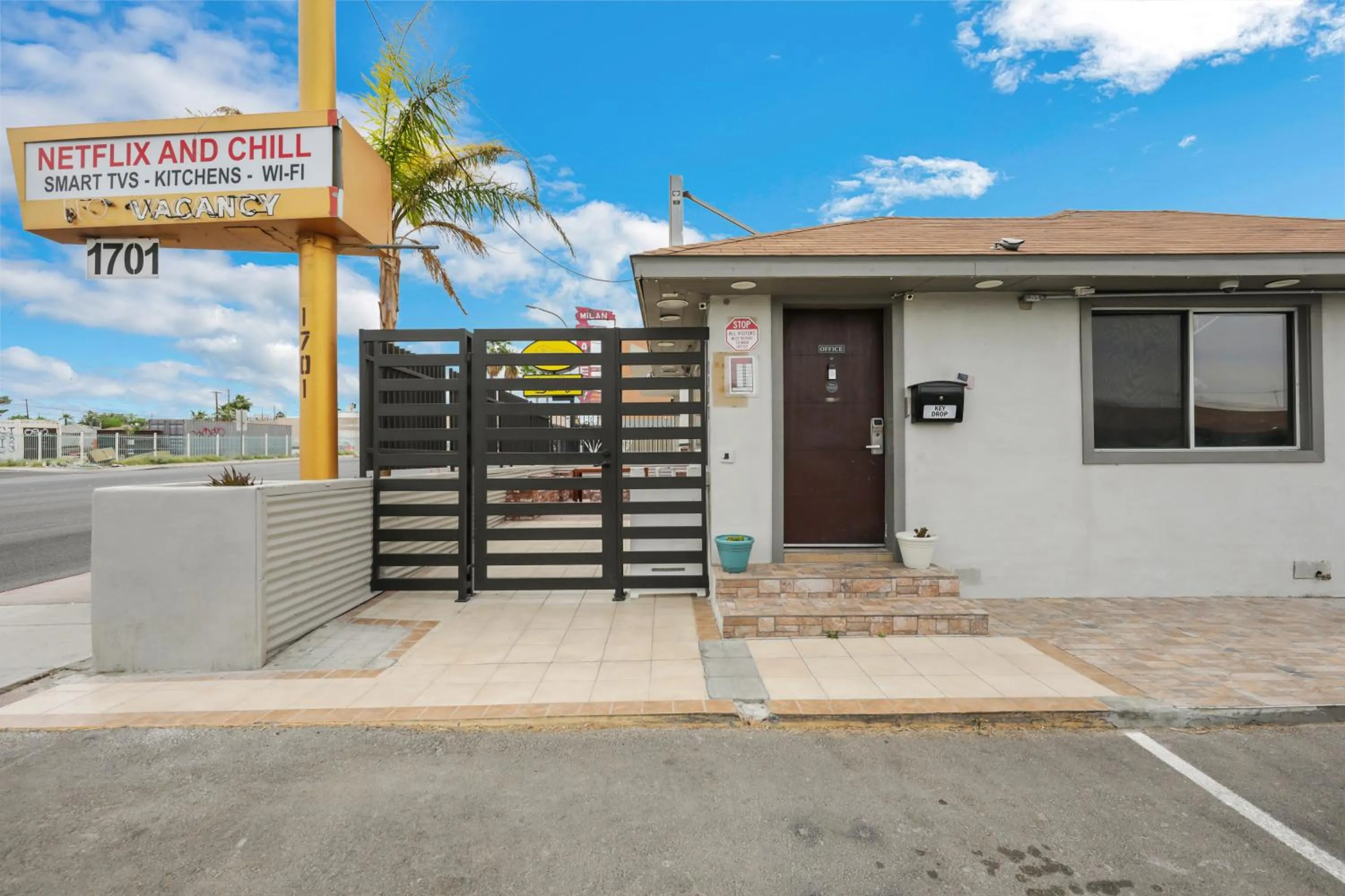 Property building in Desert Moon Motel