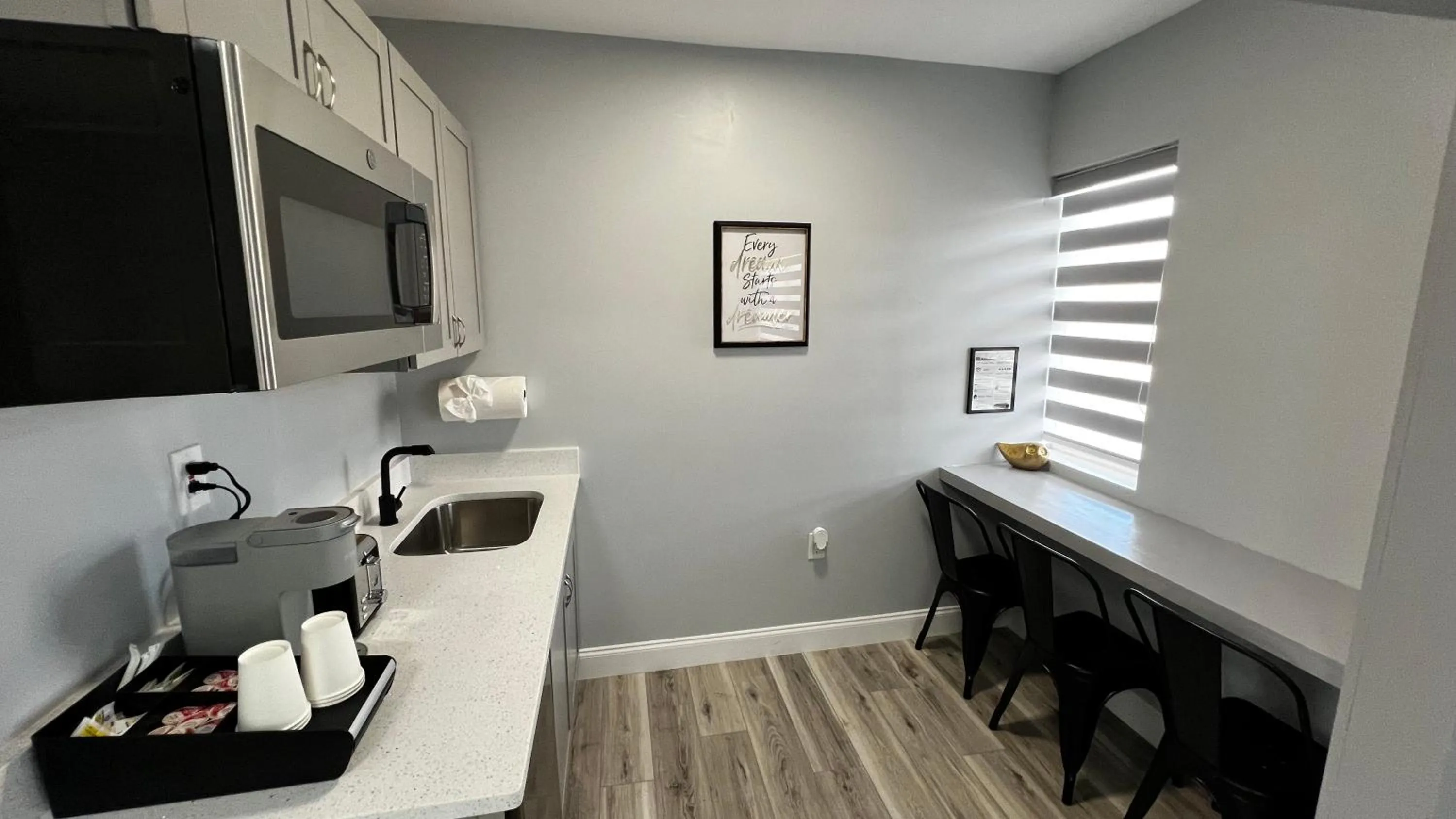 Kitchen or kitchenette in Oceano Suites Daytona Beach