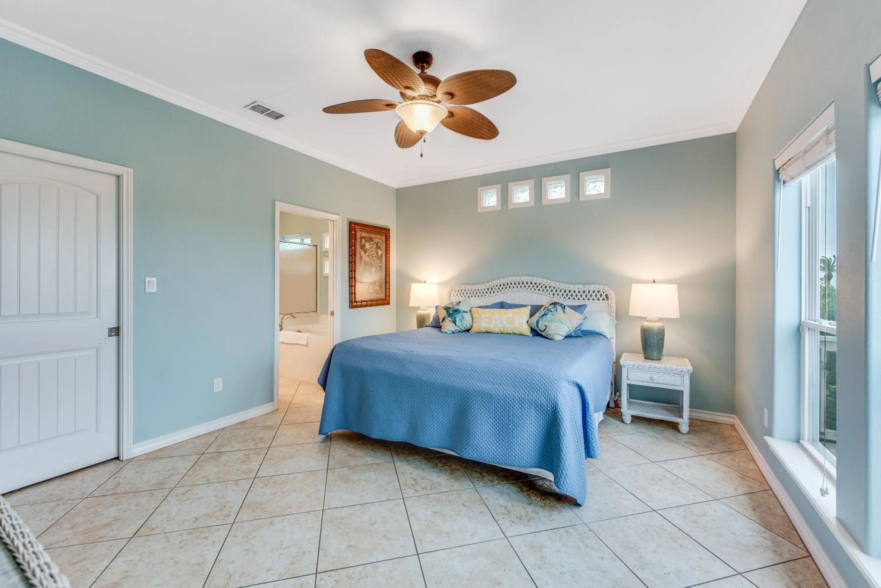 Property building, Bed in Sandy Cheeks