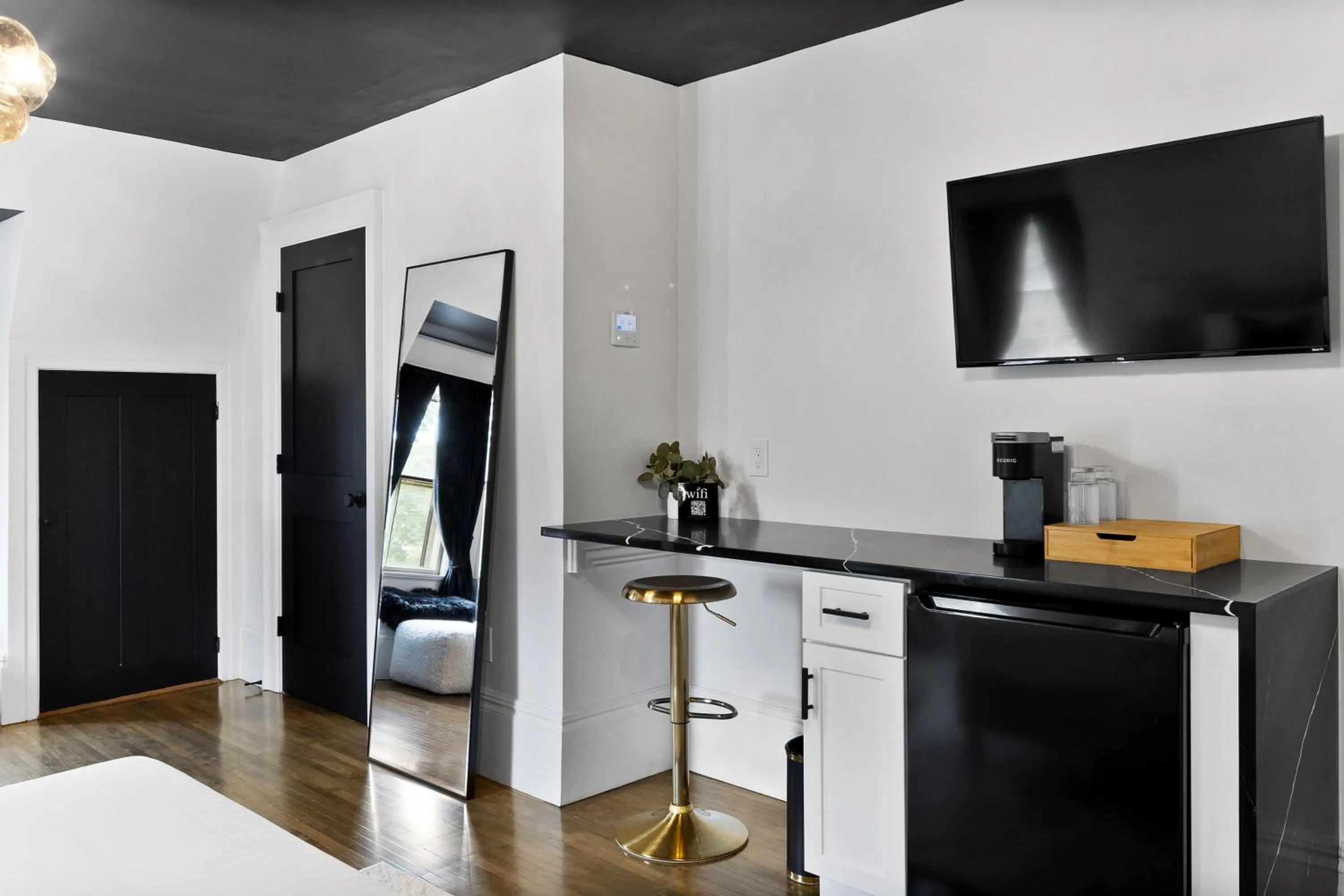 Photo of the whole room in The Coach House