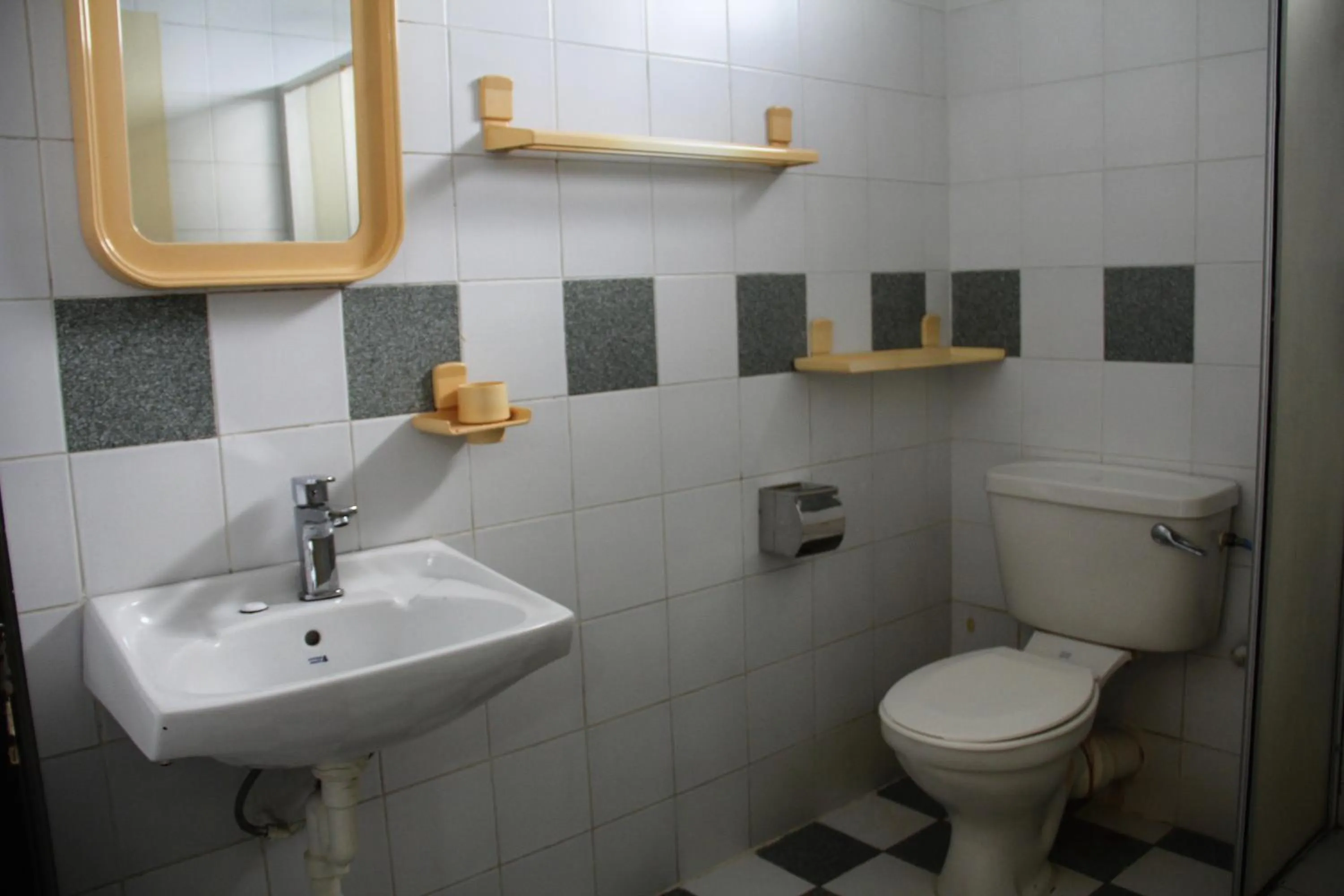 Shower in Sandakan Inn