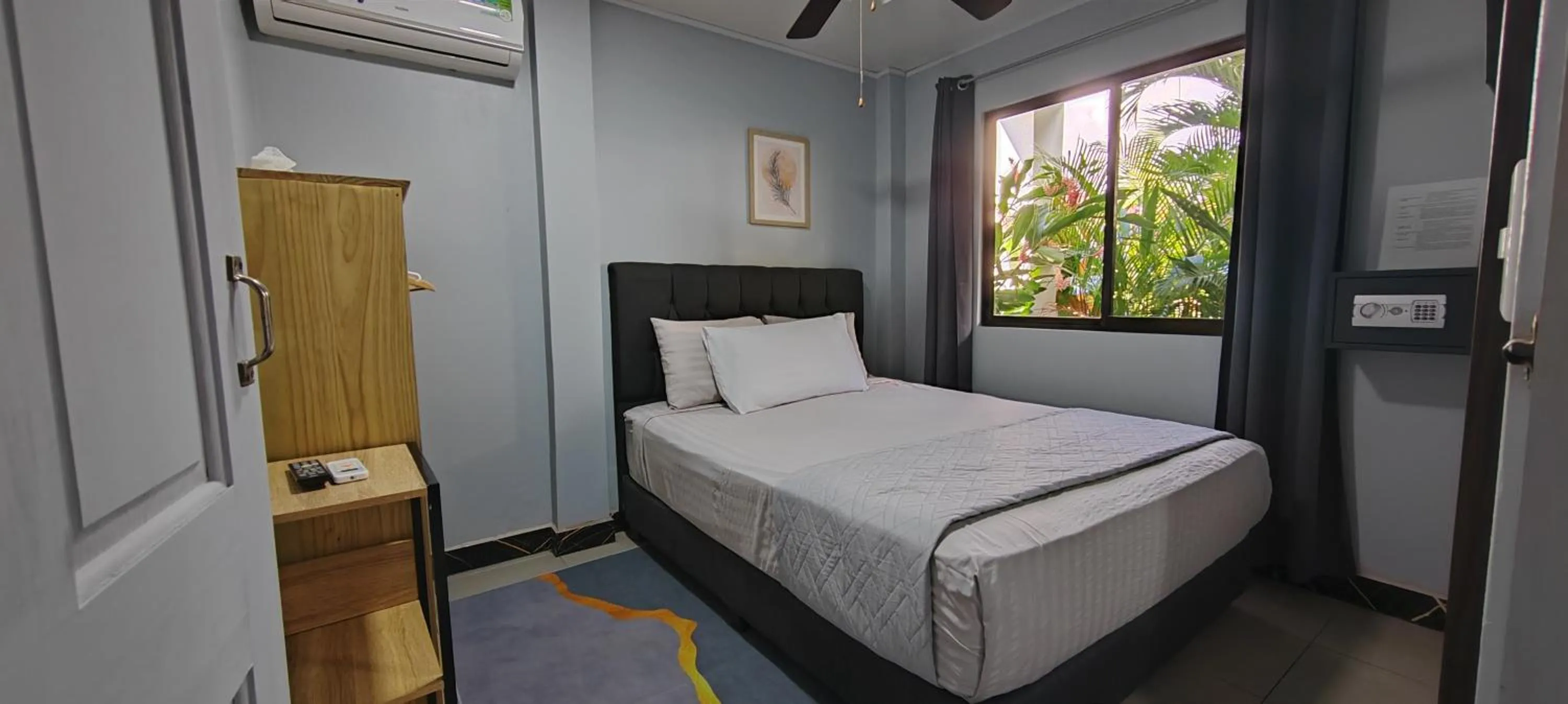 TV and multimedia, Bed in Ballena Rey Hotel