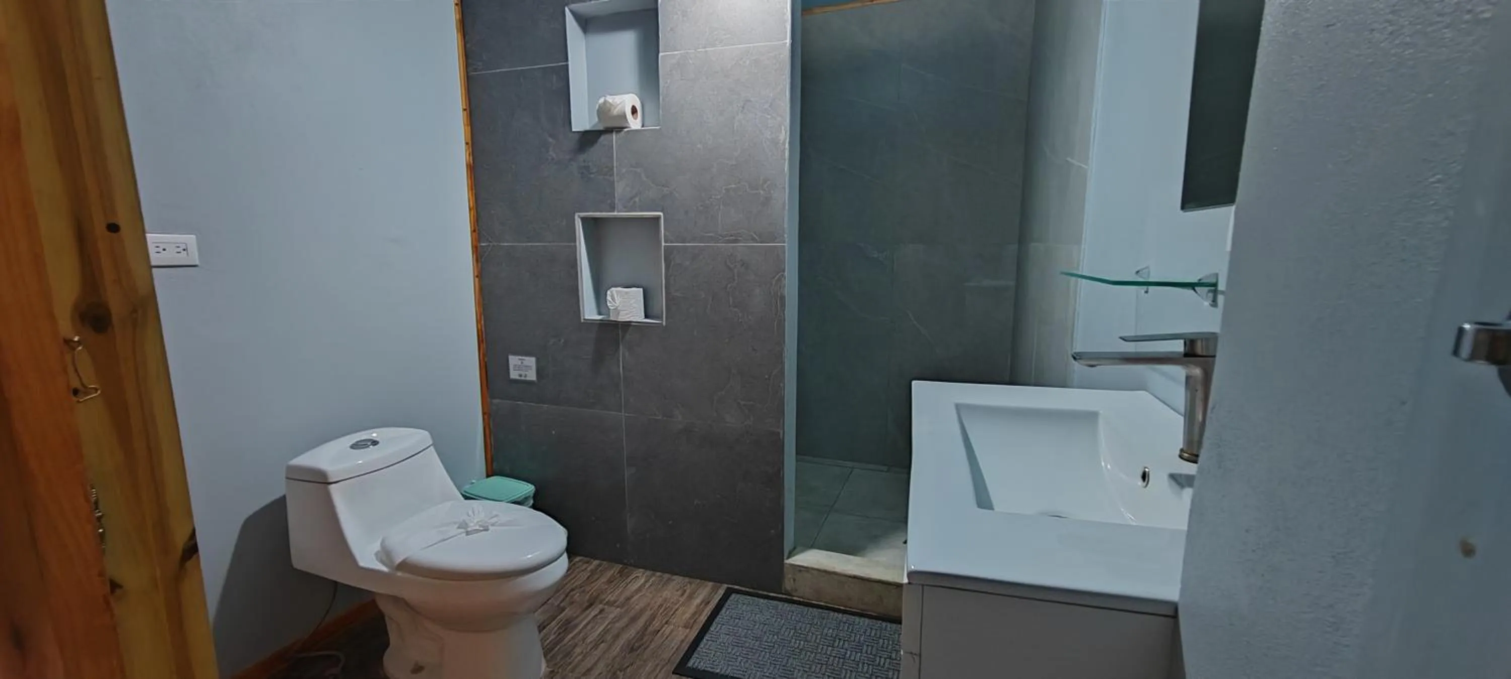 Shower in Ballena Rey Hotel