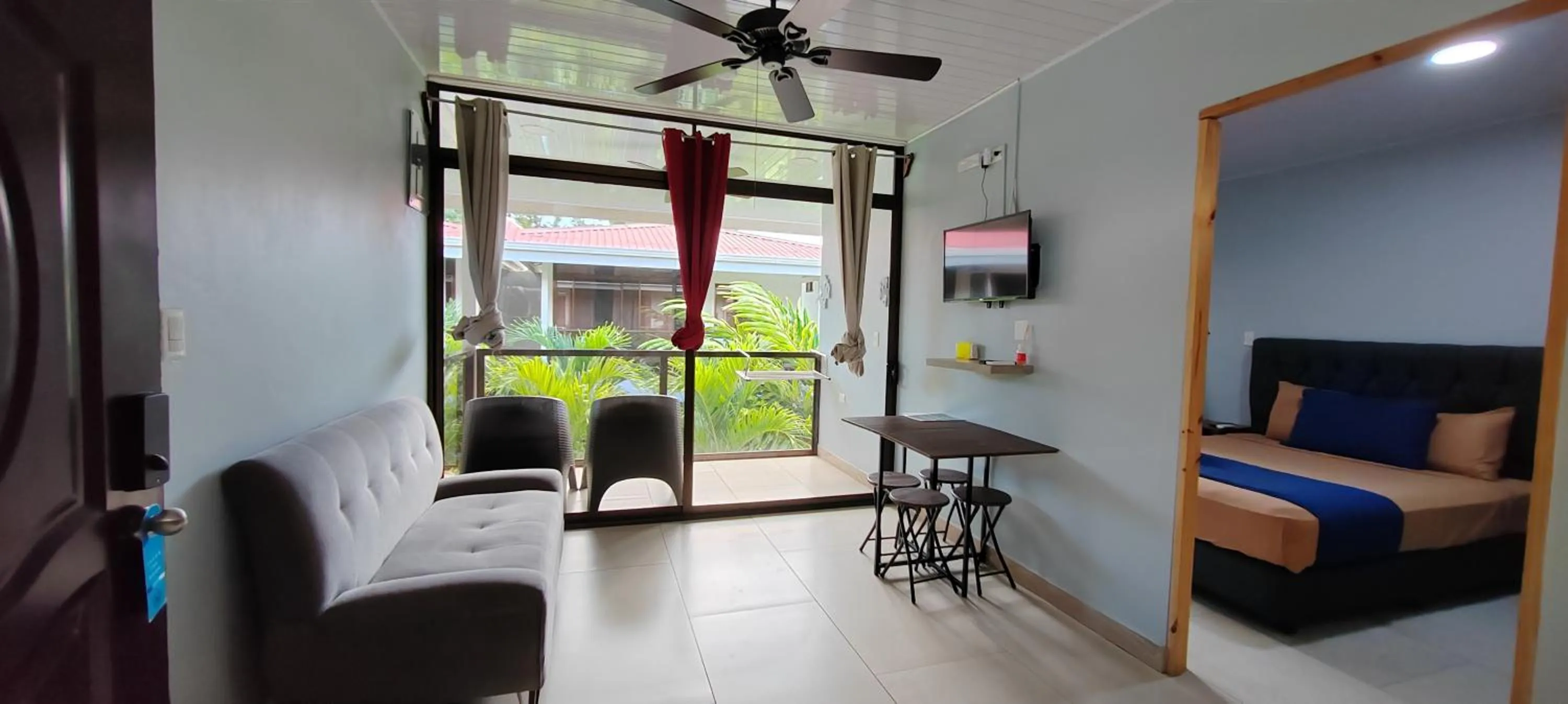 Balcony/Terrace, Bed in Ballena Rey Hotel