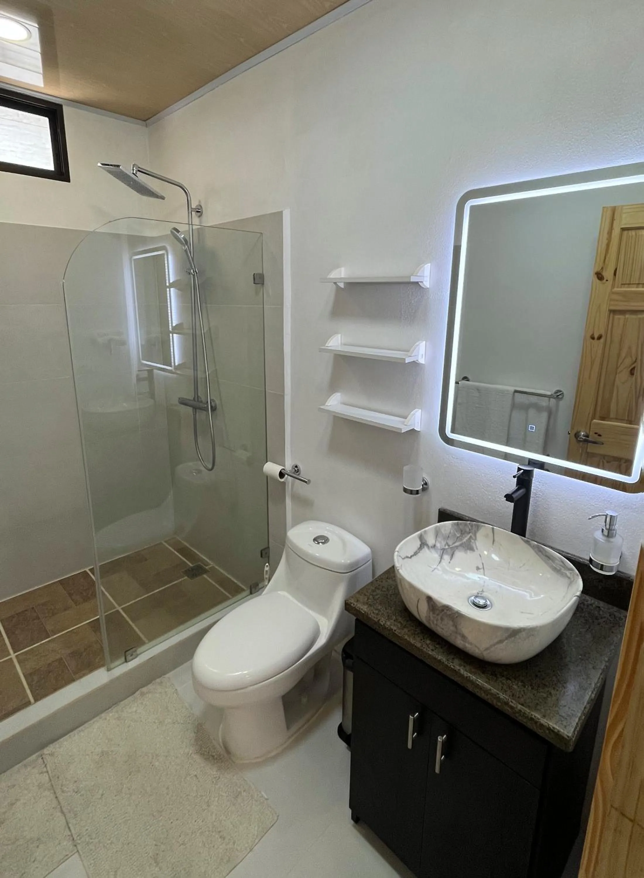 Shower in Ballena Rey Hotel