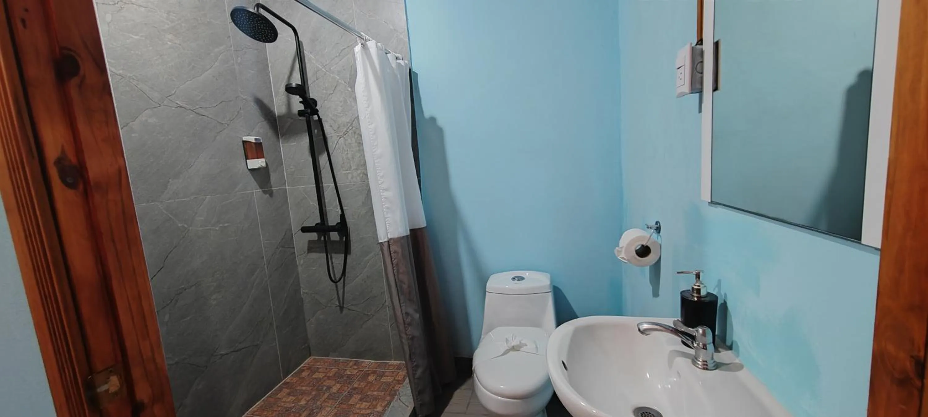 Bathroom in Ballena Rey Hotel