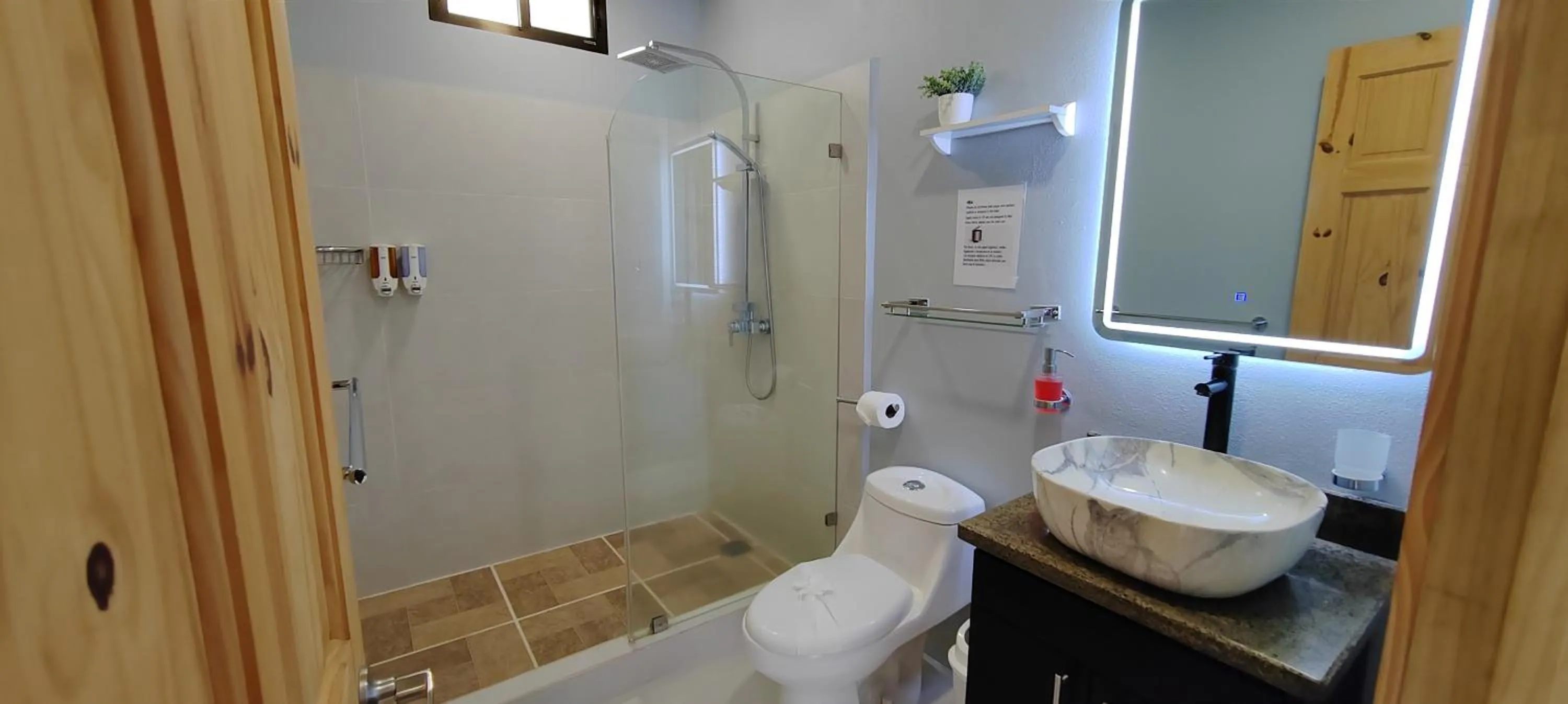 Shower in Ballena Rey Hotel