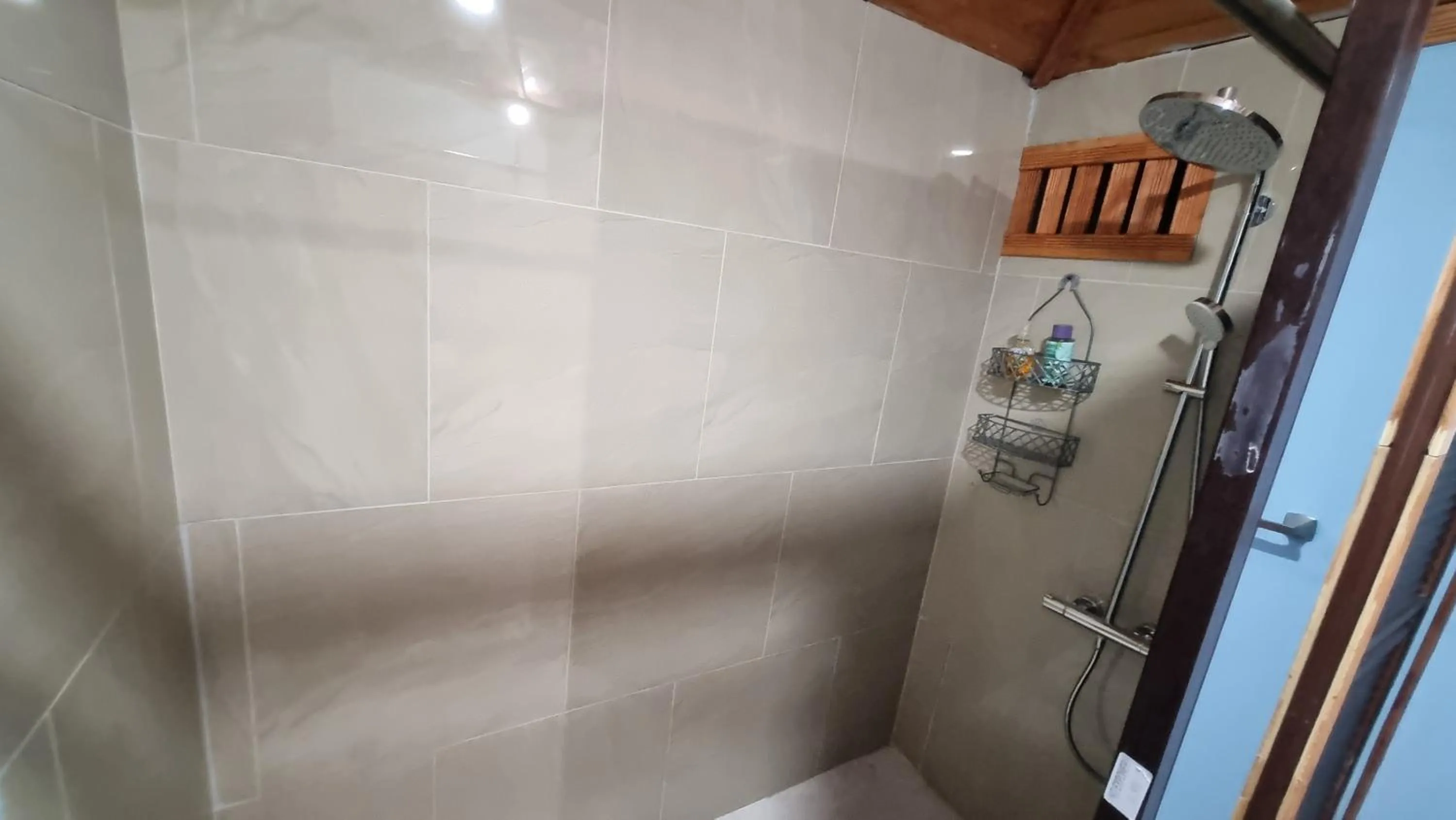 Shower in Ballena Rey Hotel