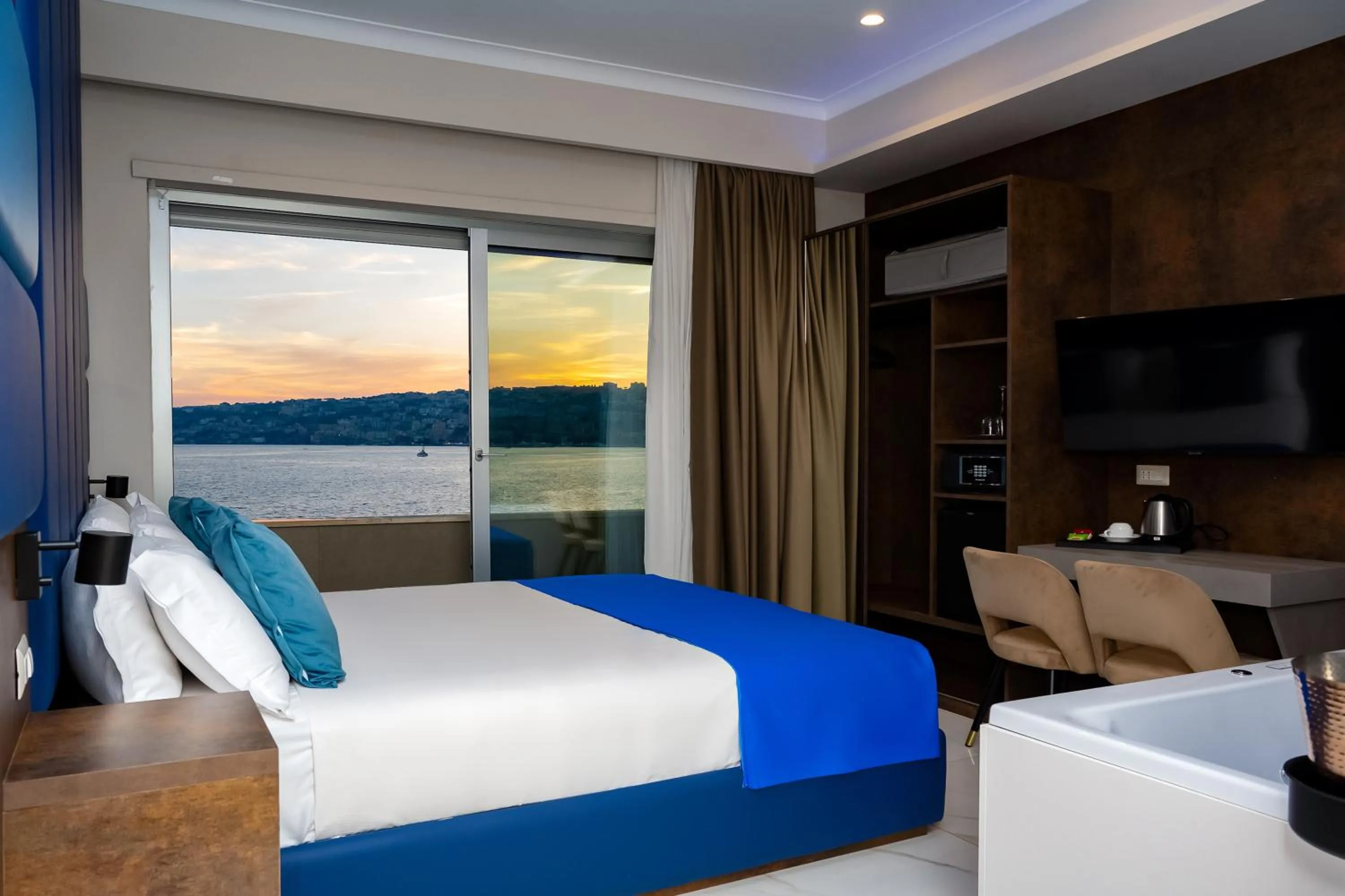 Bed in Imperatrice Suites