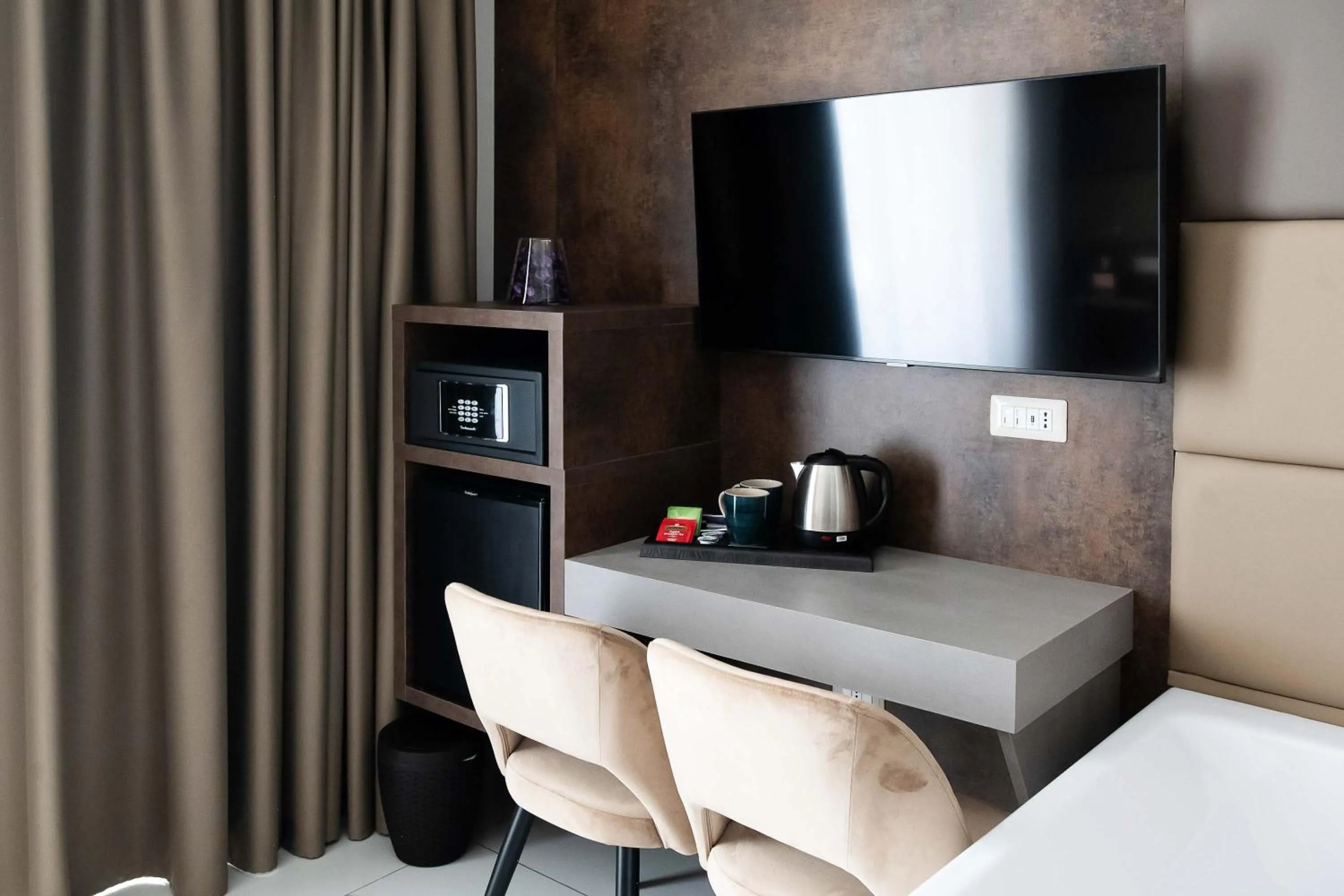 TV and multimedia in Imperatrice Suites
