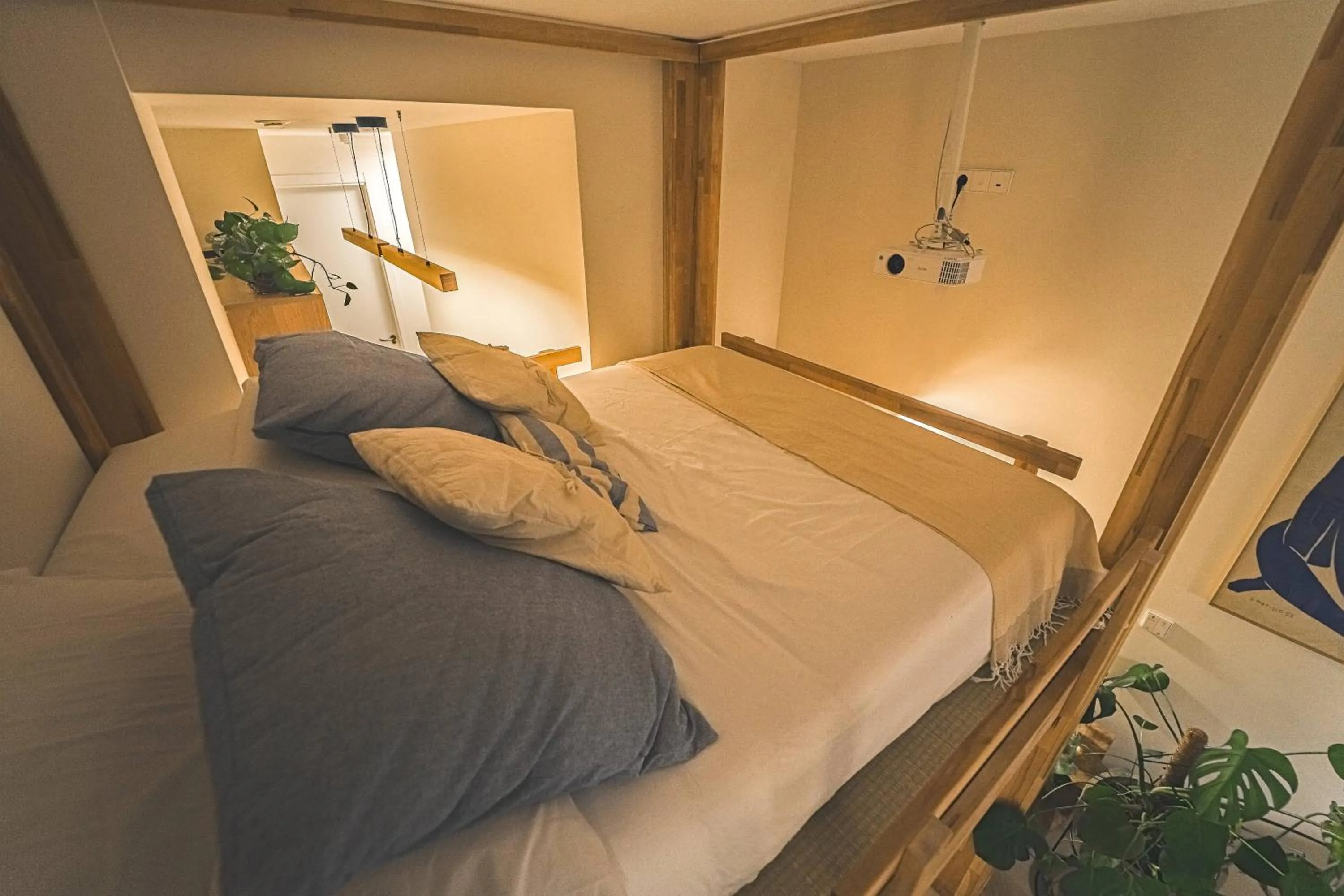 Bed in 4 Bears Studios