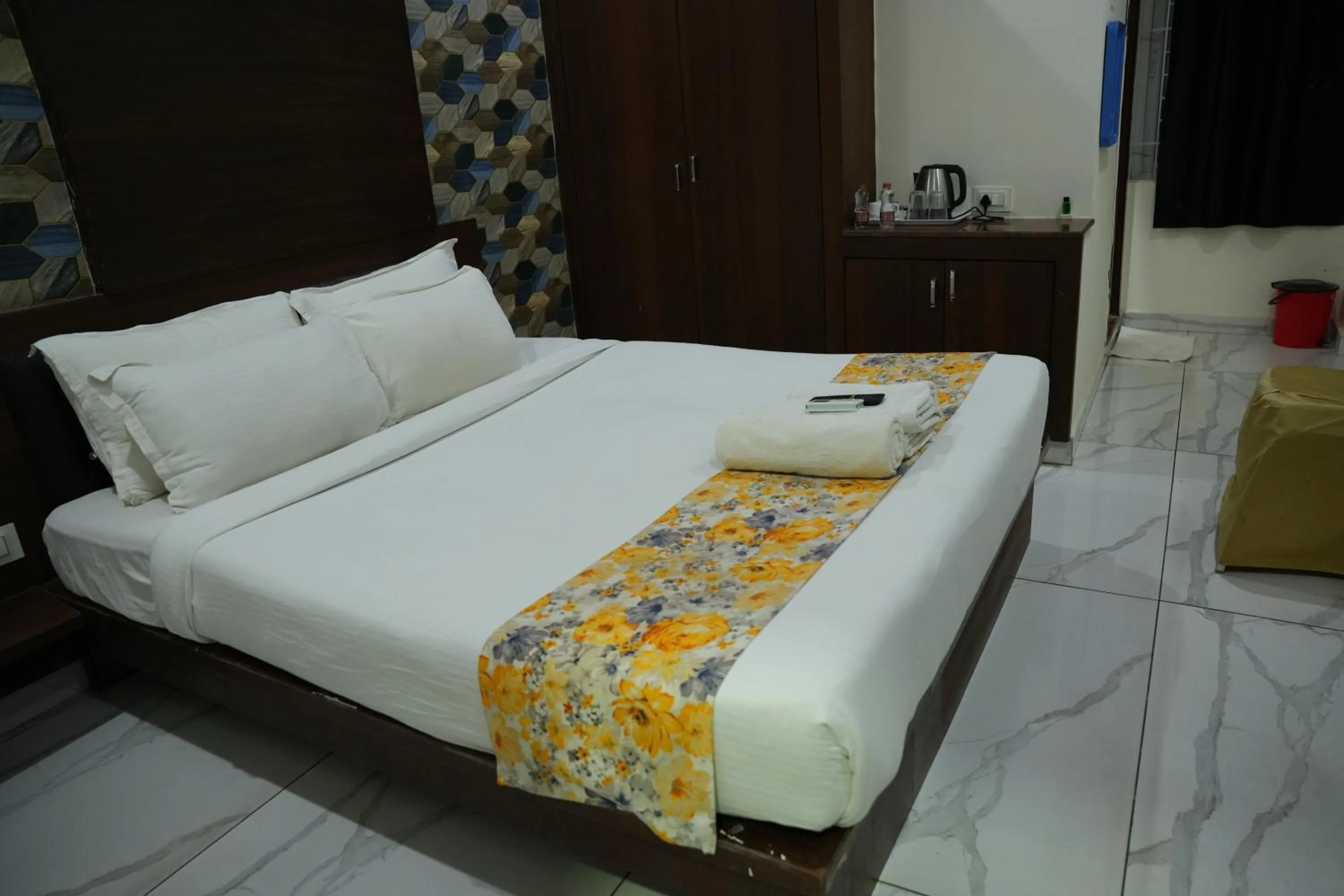Bed in Hotel Plaza Hyderabad Airport Zone