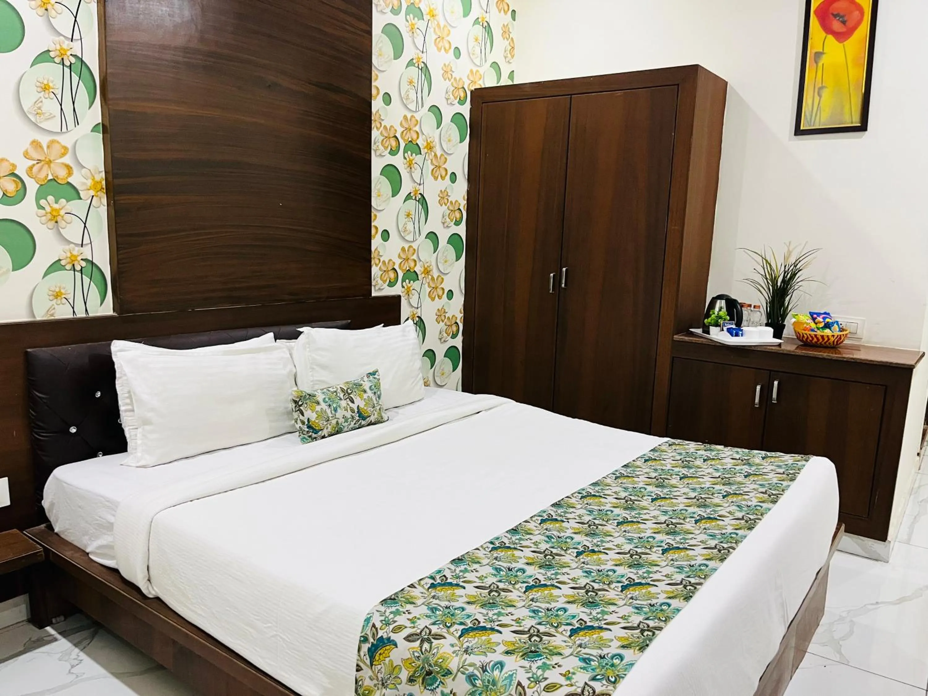Bed in Hotel Plaza Hyderabad Airport Zone