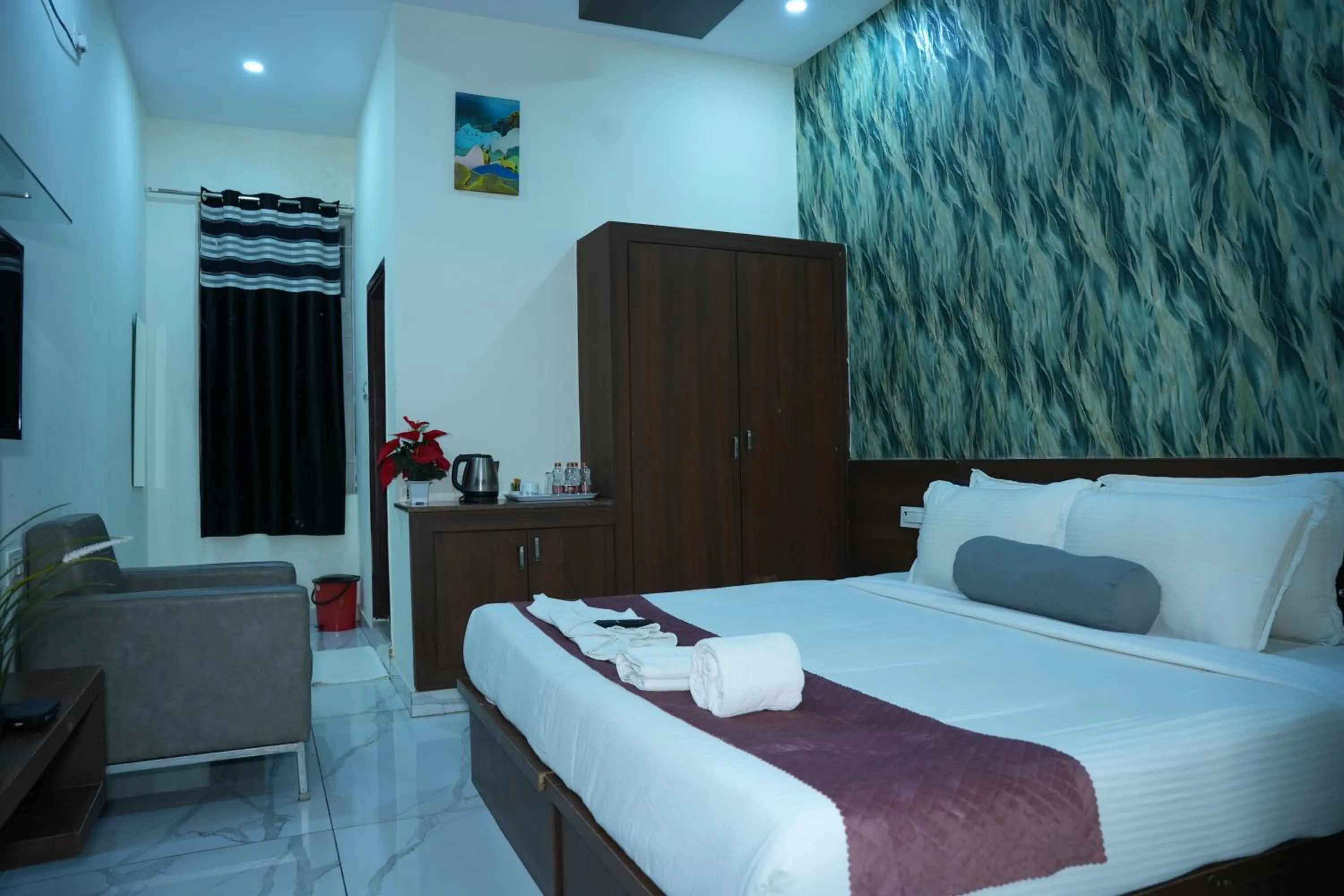 Bedroom, Bed in Hotel Plaza Hyderabad Airport Zone