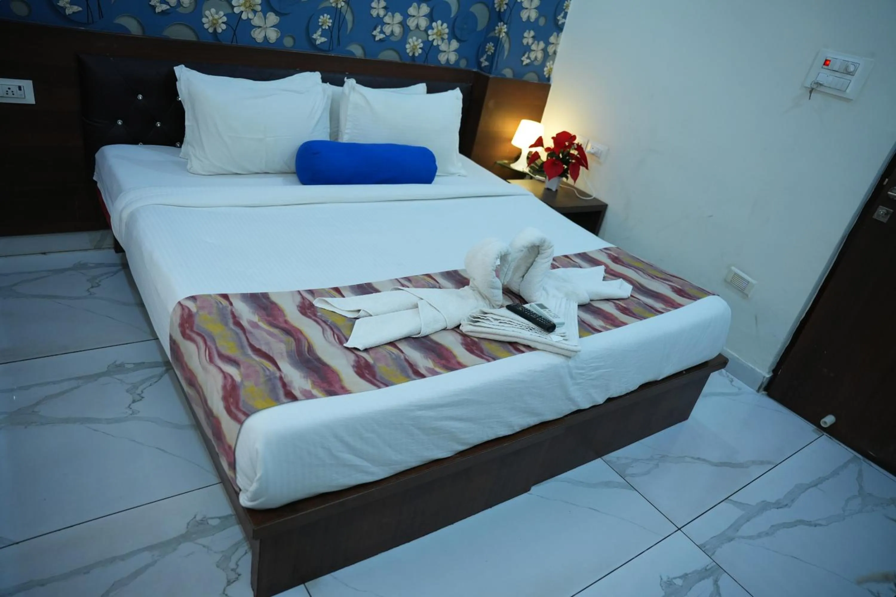 Bed in Hotel Plaza Hyderabad Airport Zone