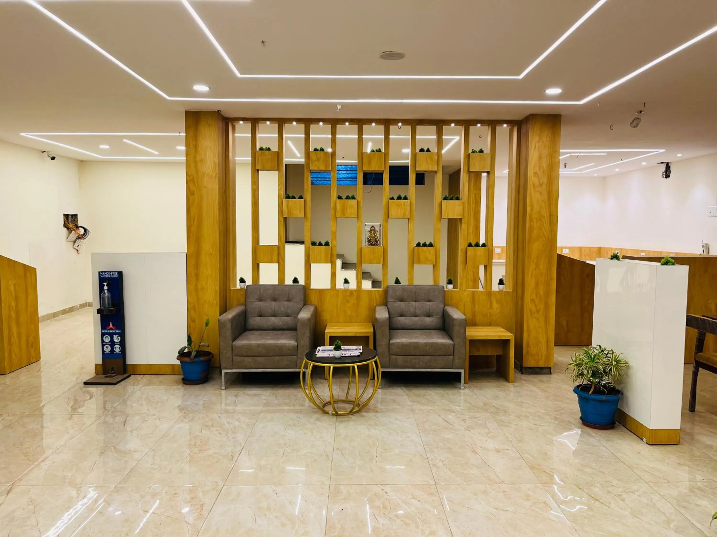 Lobby or reception in Hotel Plaza Hyderabad Airport Zone