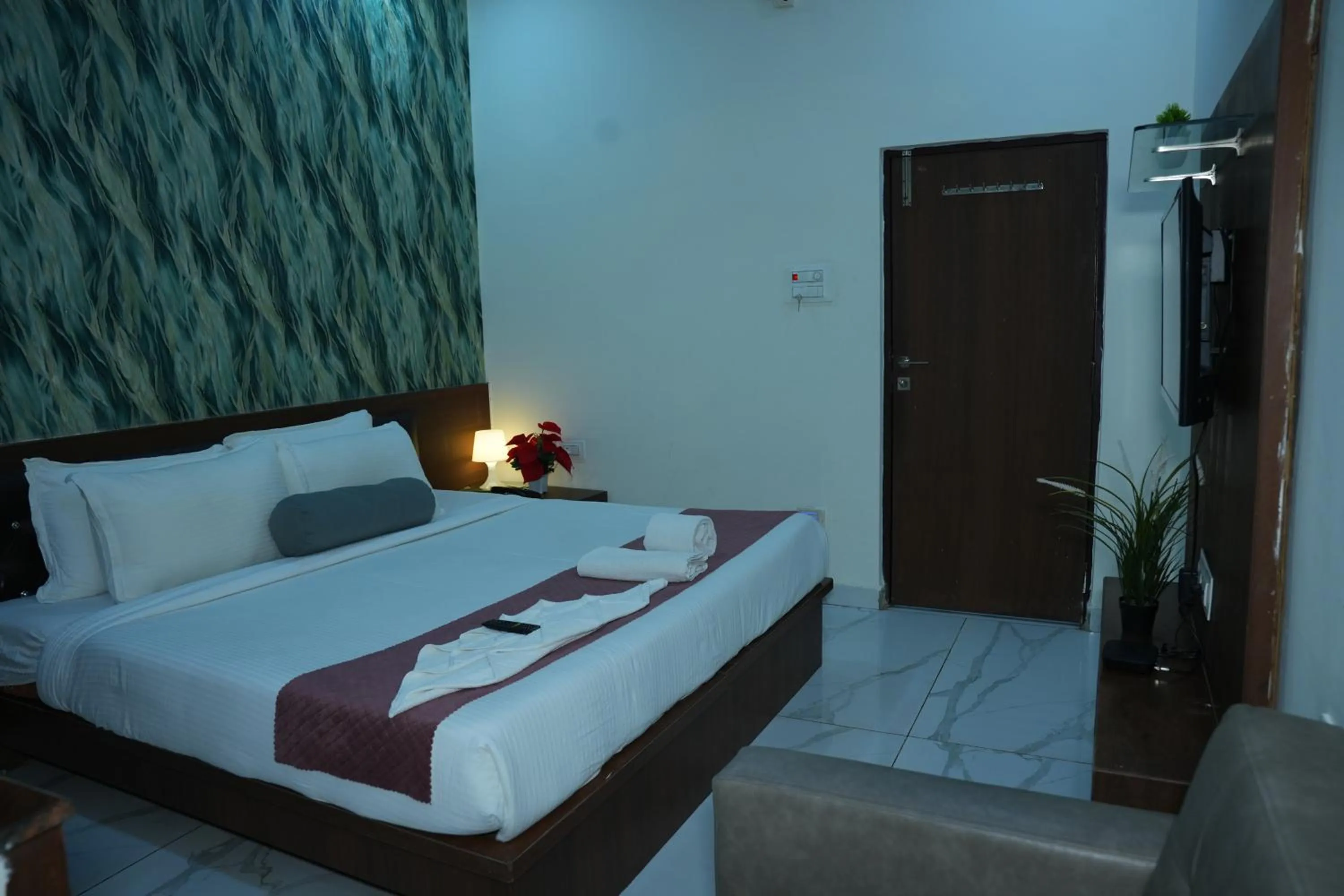 Bedroom, Bed in Hotel Plaza Hyderabad Airport Zone