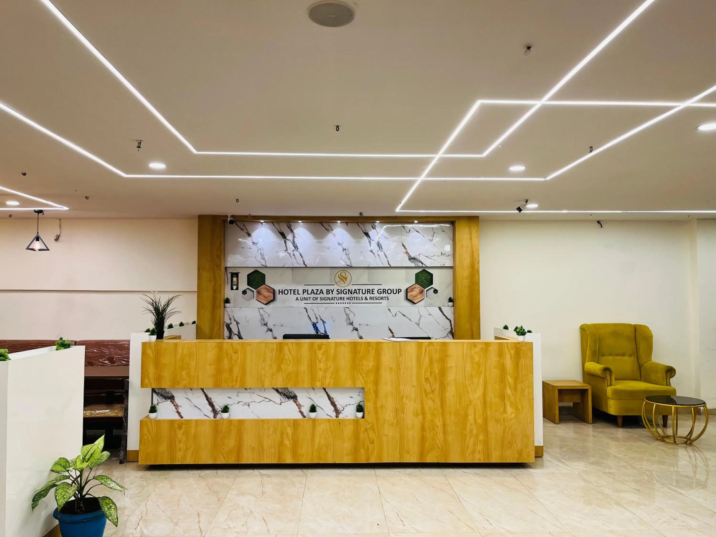 Lobby or reception in Hotel Plaza Hyderabad Airport Zone