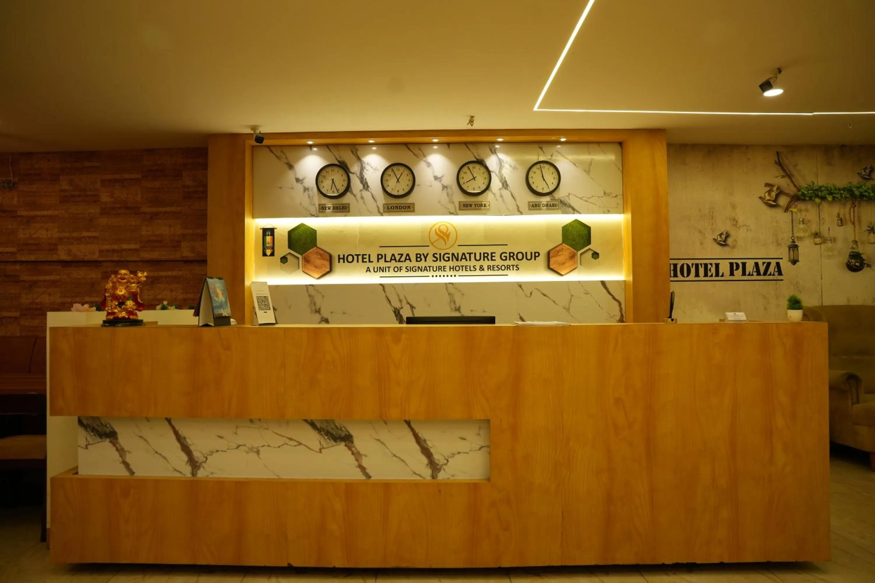Lobby or reception in Hotel Plaza Hyderabad Airport Zone