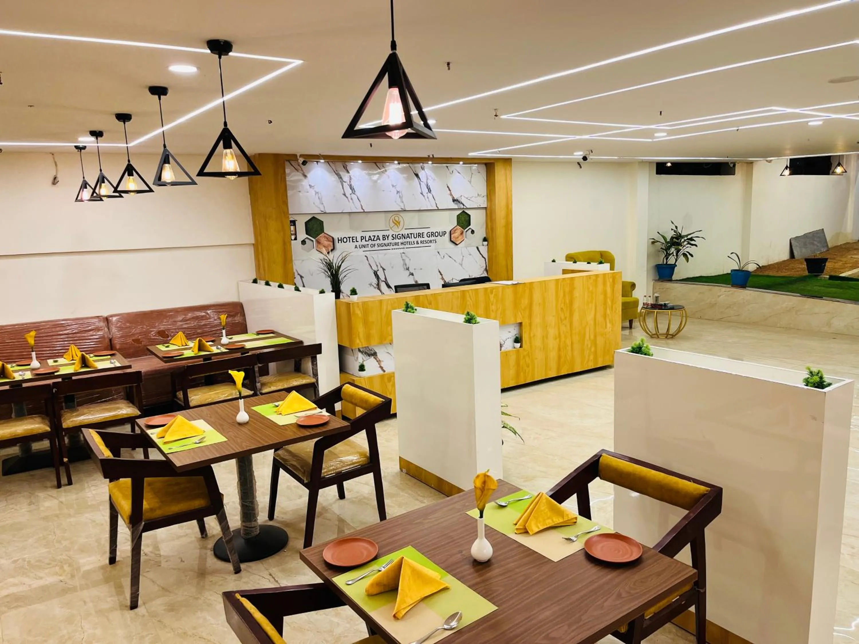 Restaurant/places to eat in Hotel Plaza Hyderabad Airport Zone