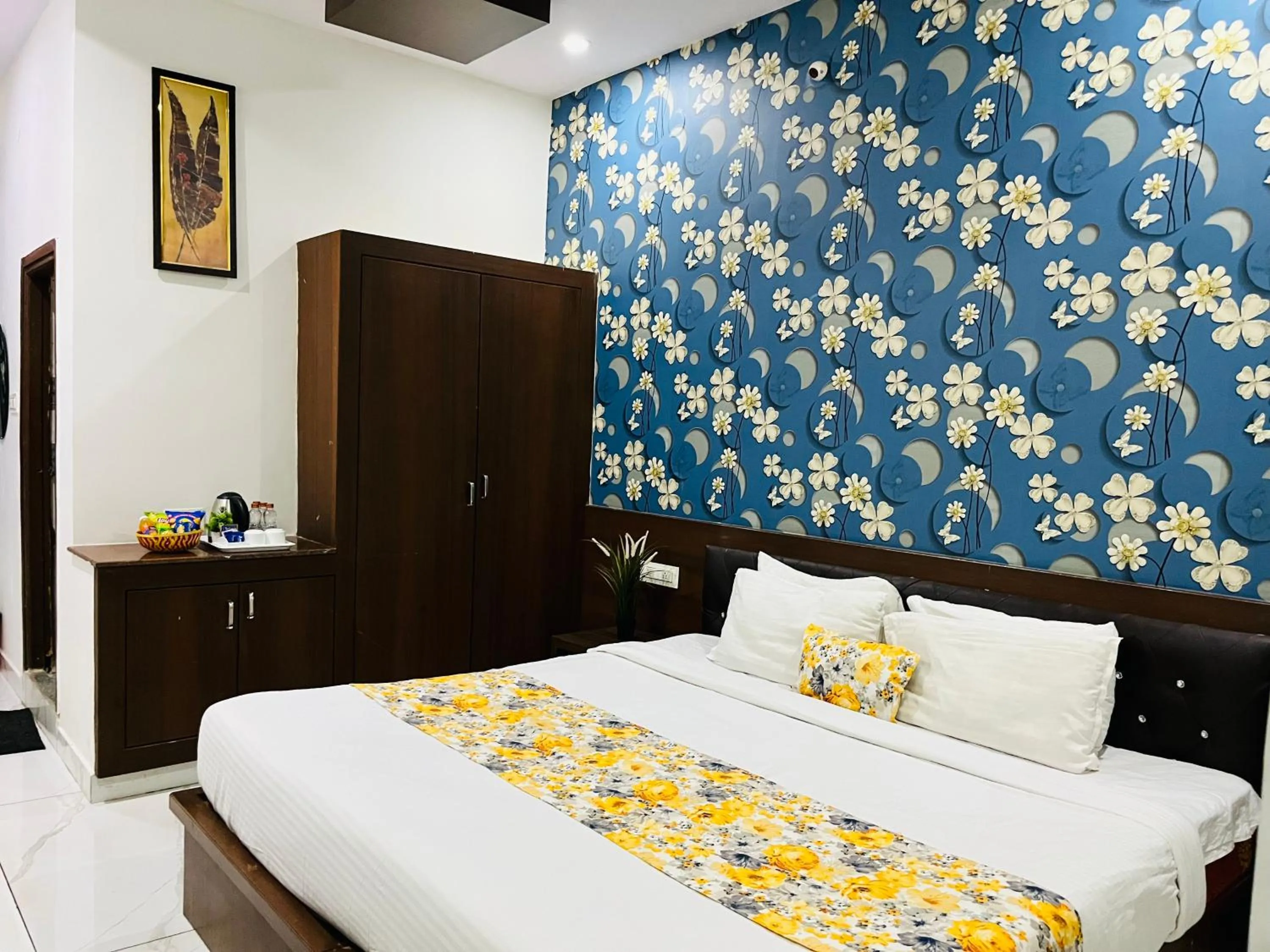 Bed in Hotel Plaza Hyderabad Airport Zone