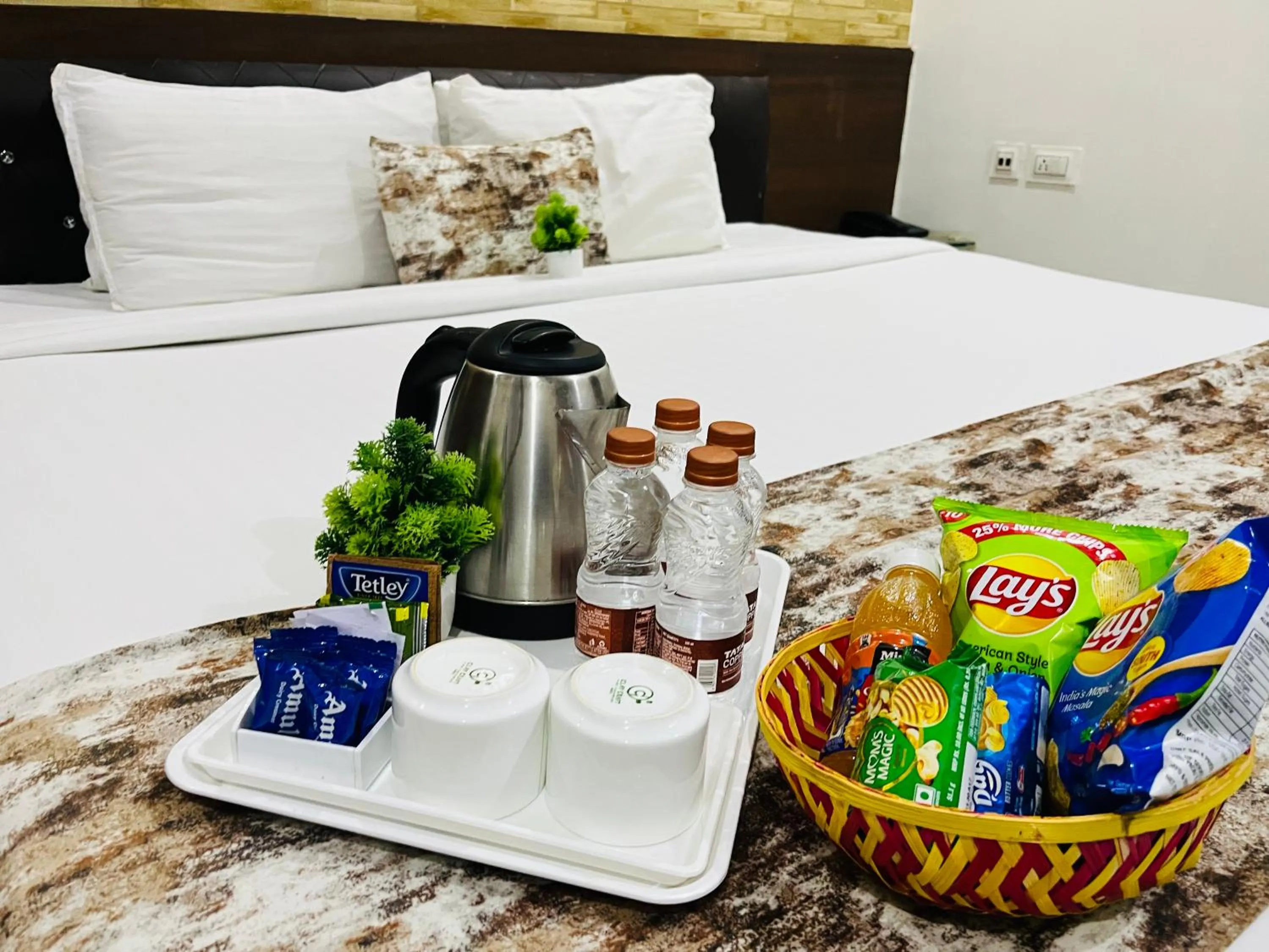 Food and drinks, Bed in Hotel Plaza Hyderabad Airport Zone