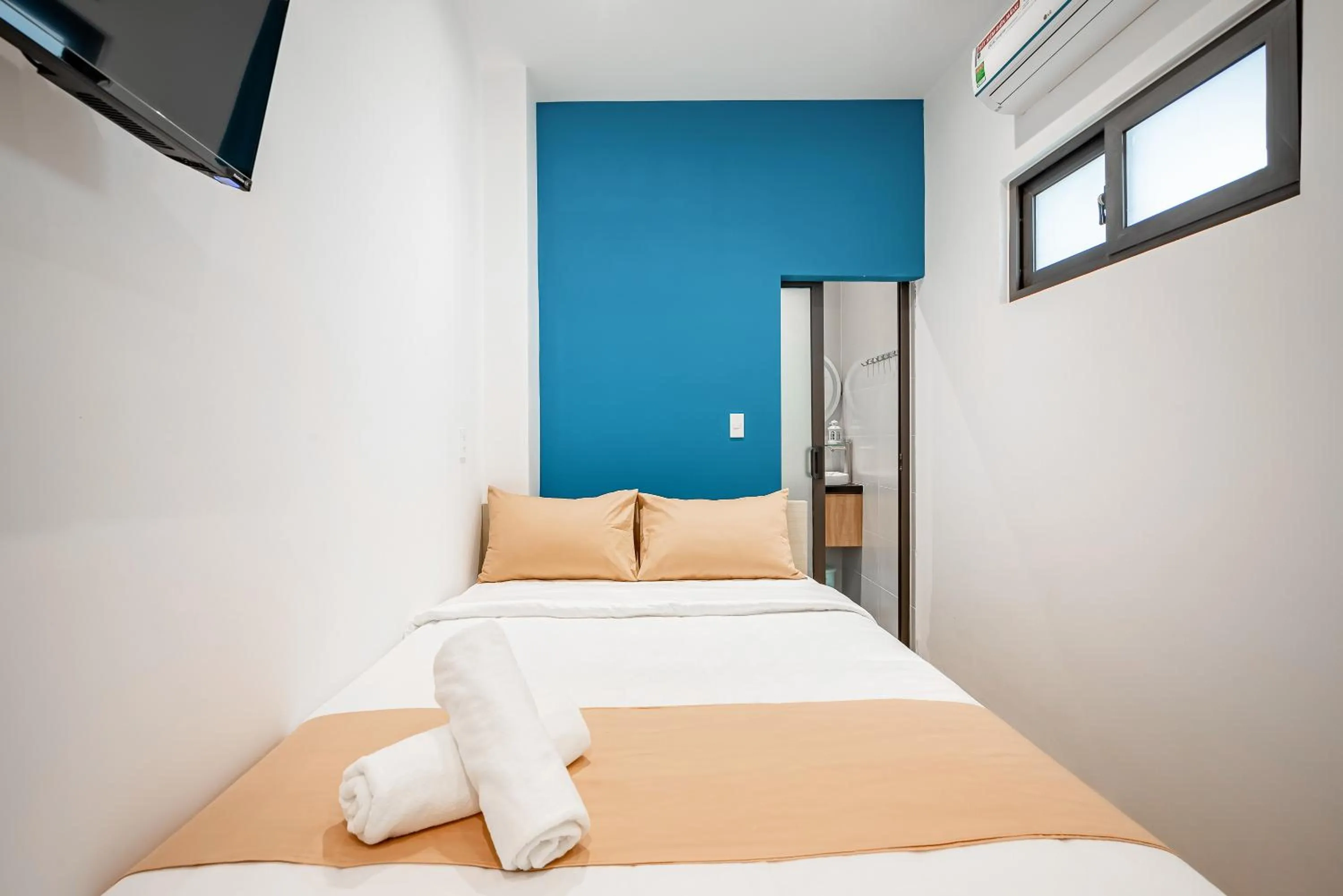 Bed in Cozrum Homes - Autumn House