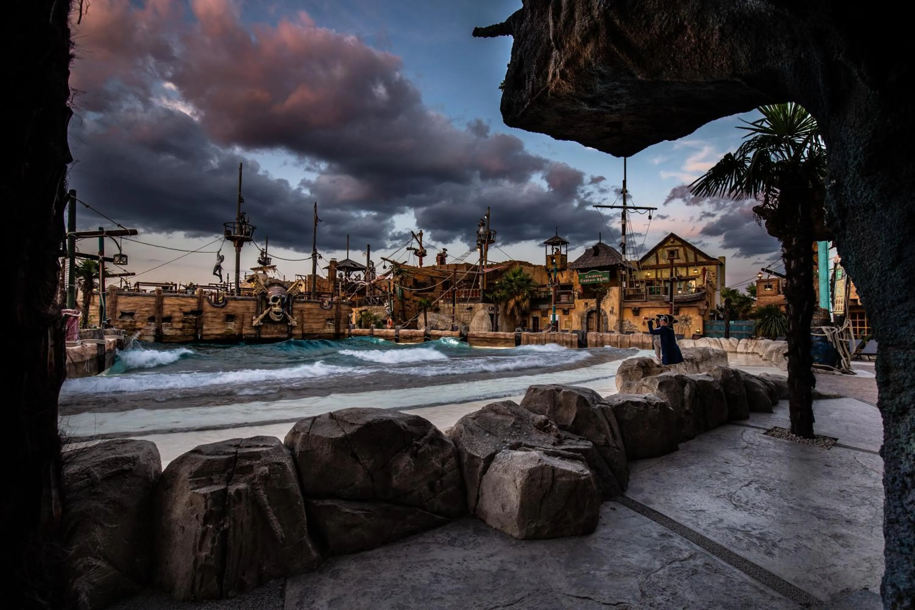 Swimming pool in Hôtel Pirates World