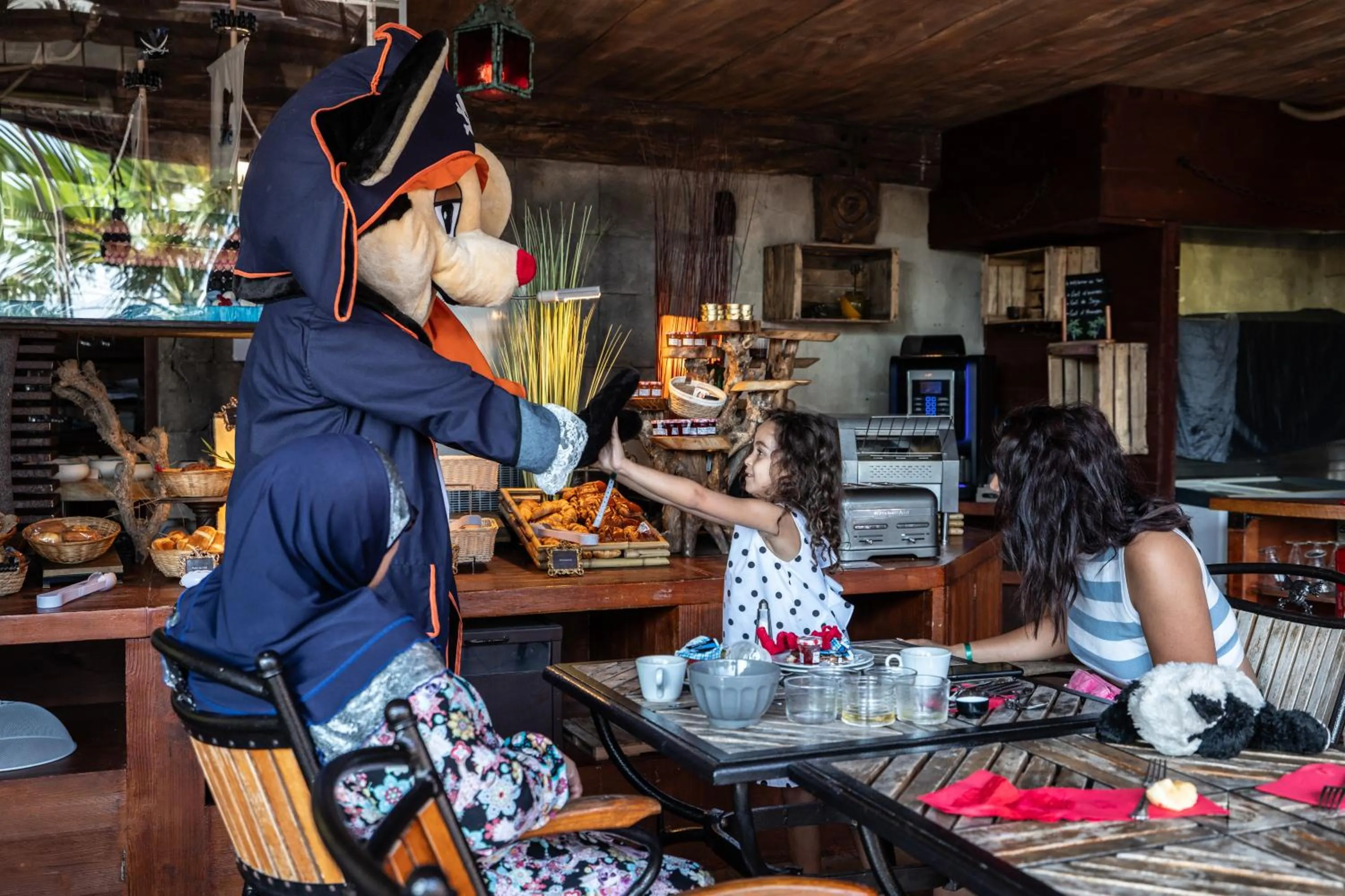 Restaurant/places to eat in Hôtel Pirates World