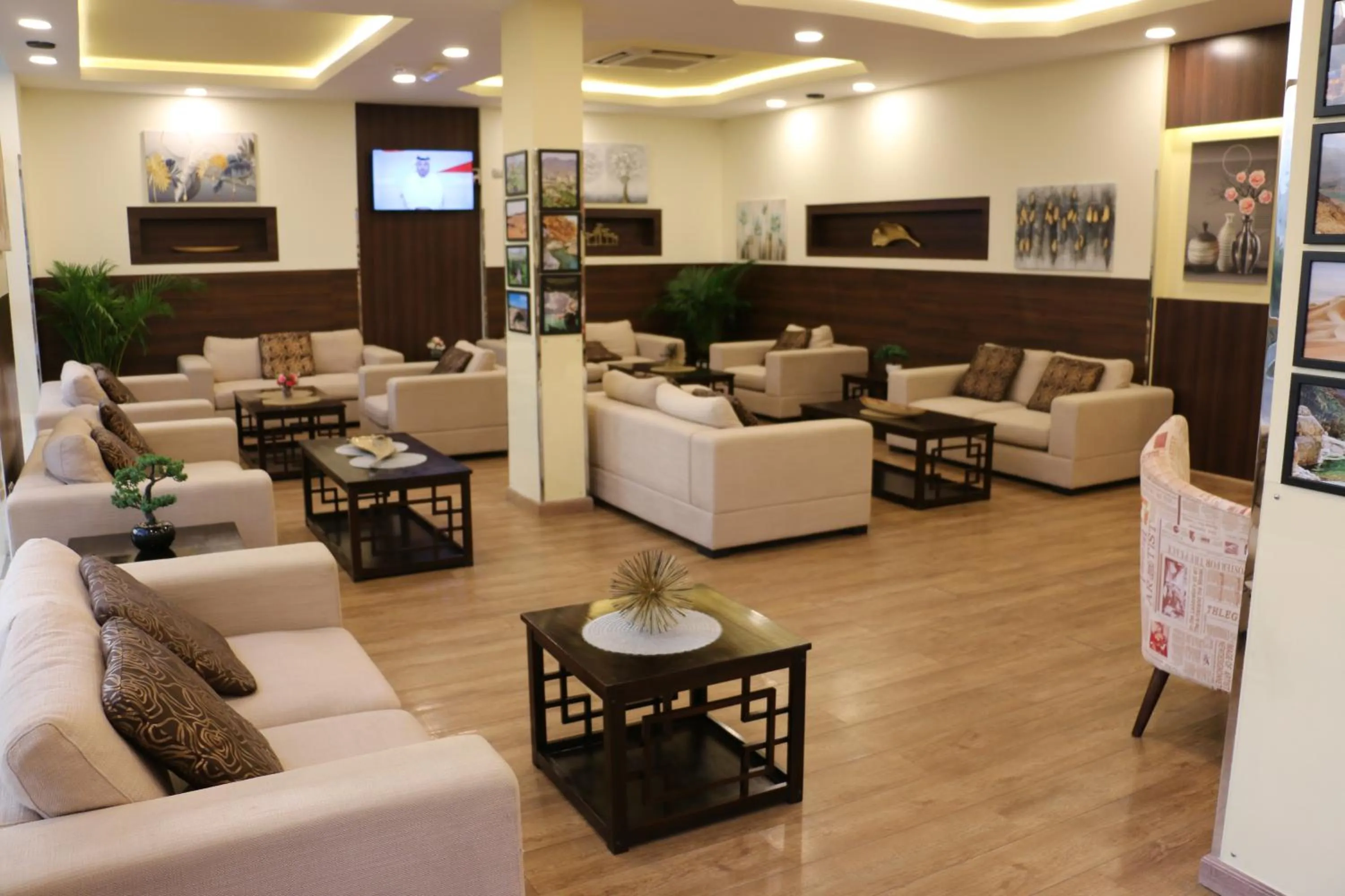 Communal lounge/ TV room in Weekdays Hotel