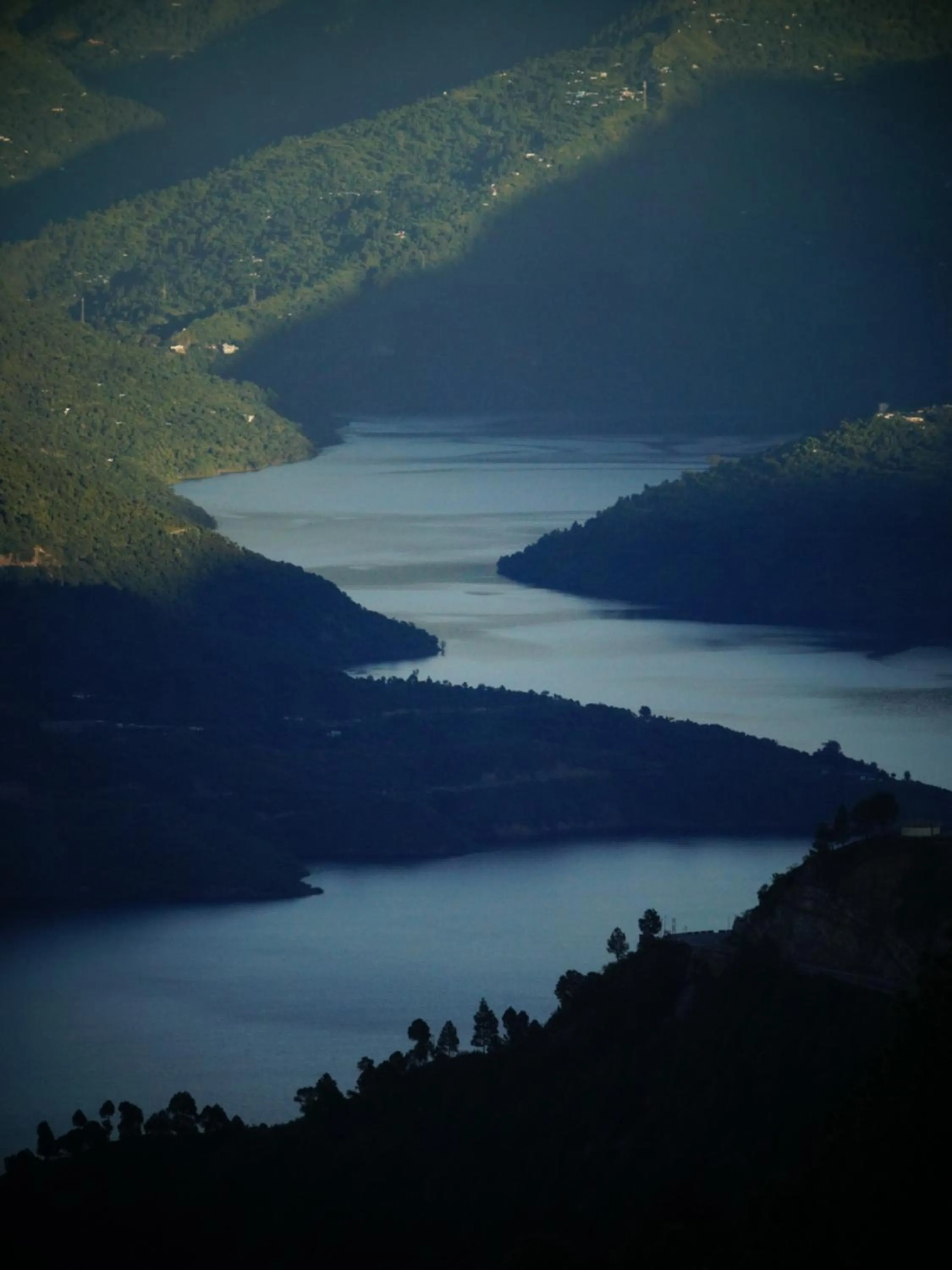 Lake view in The Rudraksh, A Himalayan Retreat
