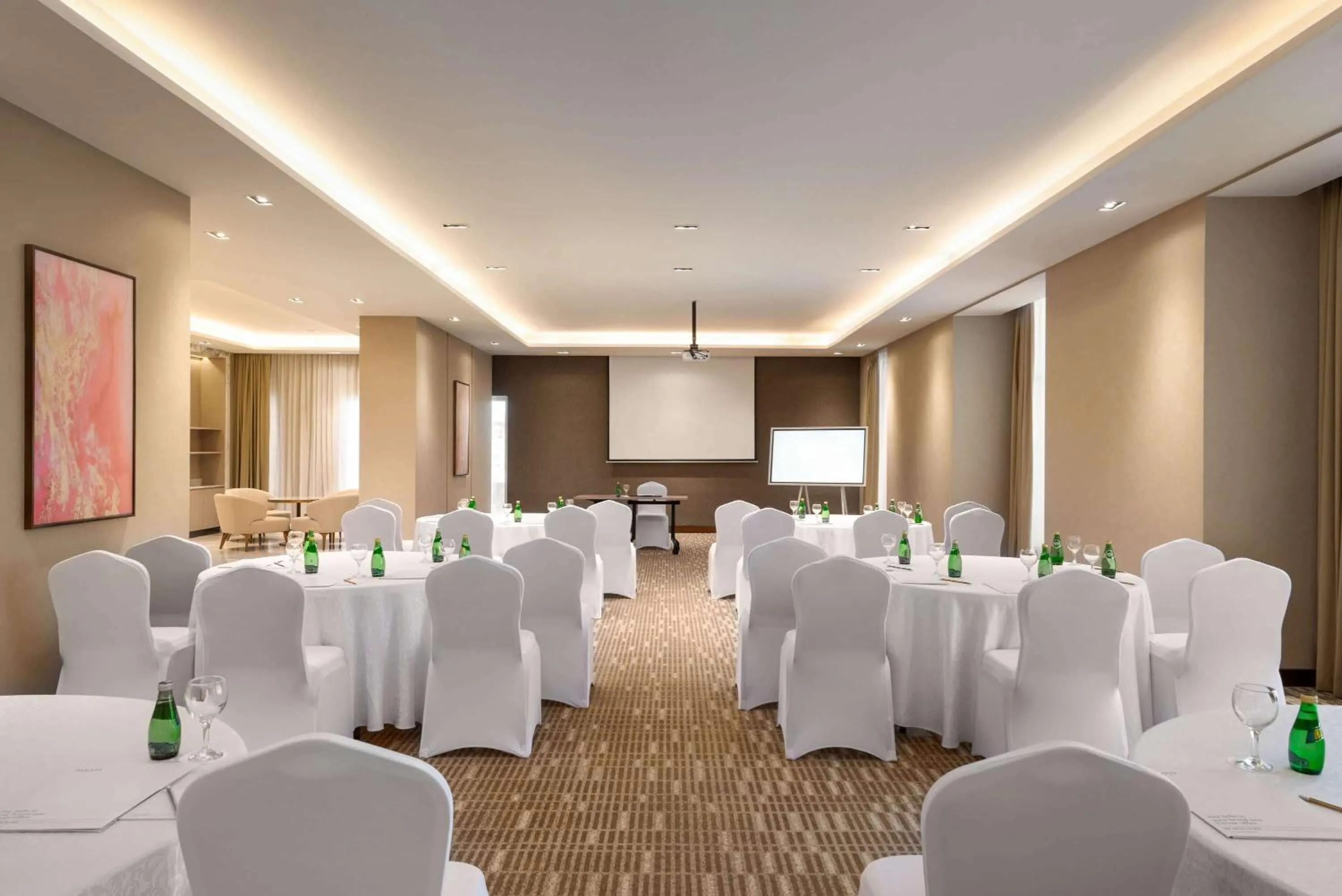 Meeting/conference room in Ramada by Wyndham Riyadh King Fahd Road