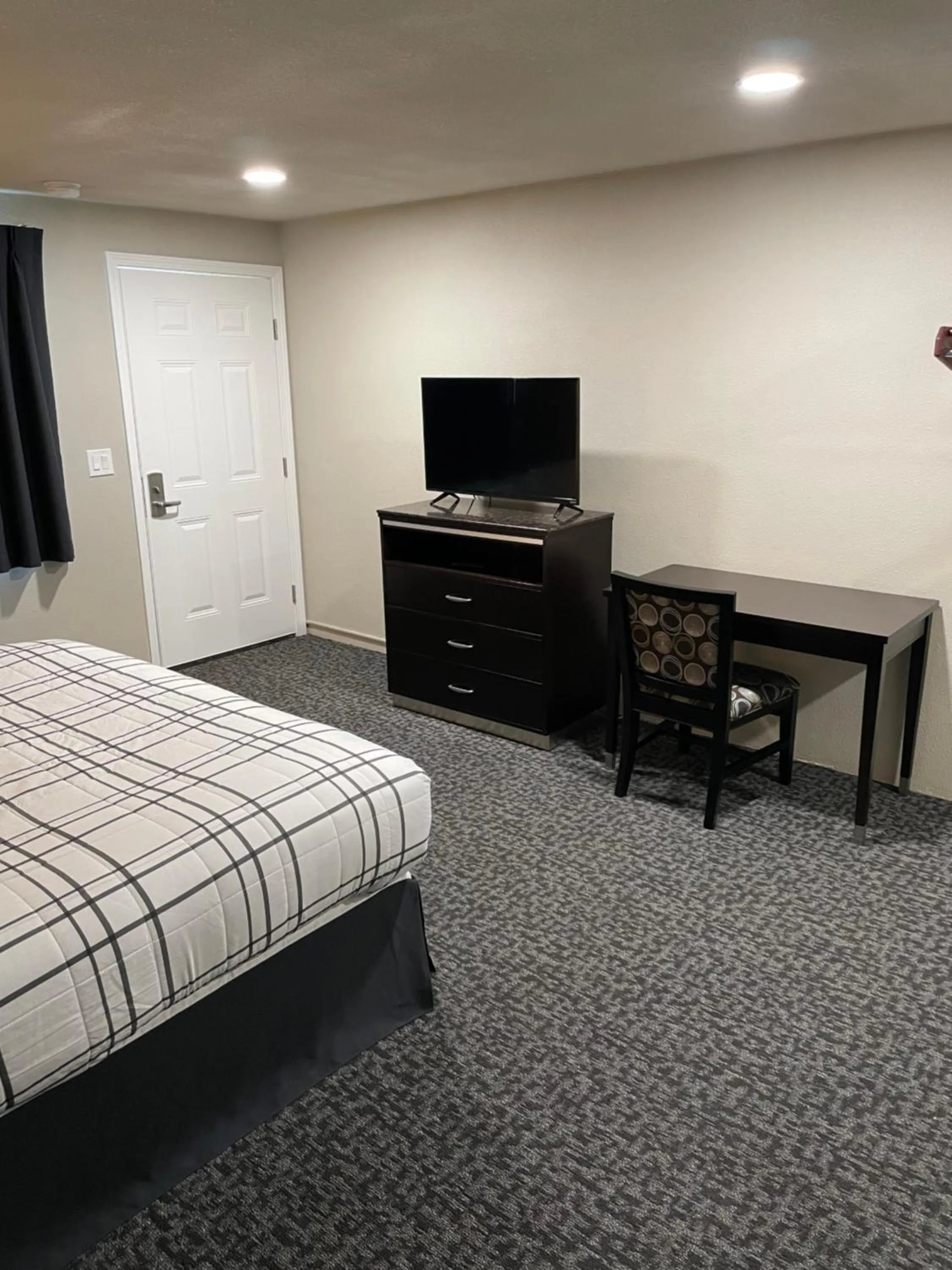 Bed in Royal Inn Eugene- Airport